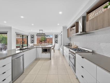 404, Manor Lakes - Thumbnail 7