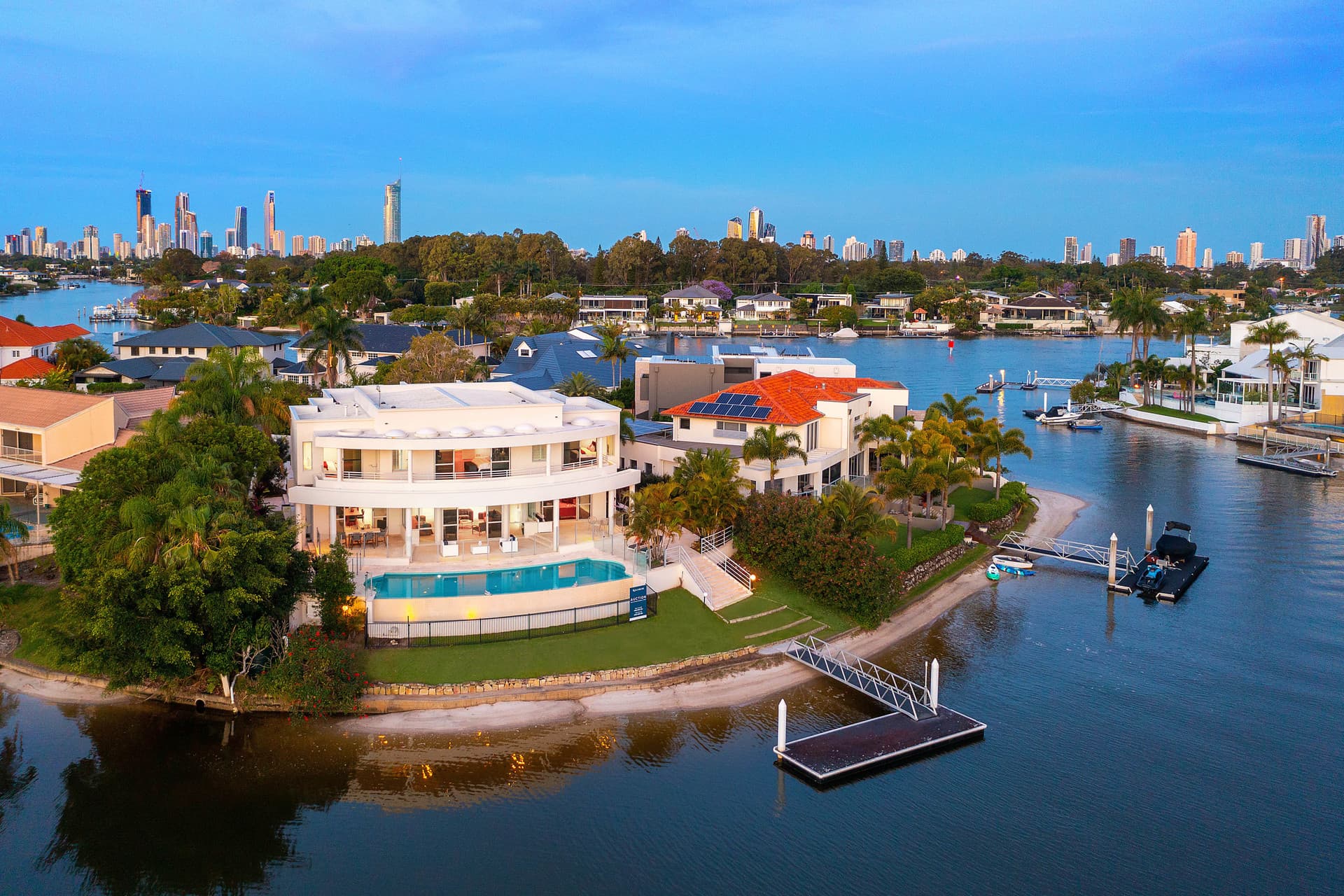 4 San Remo  Boulevard, Sorrento, QLD, 4217, Sorrento - Thumbnail 3