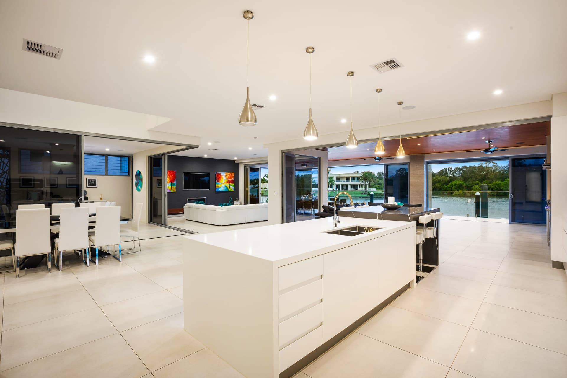 1674 Riverdale  Drive, Hope Island, QLD, 4212, Hope Island - Thumbnail 6