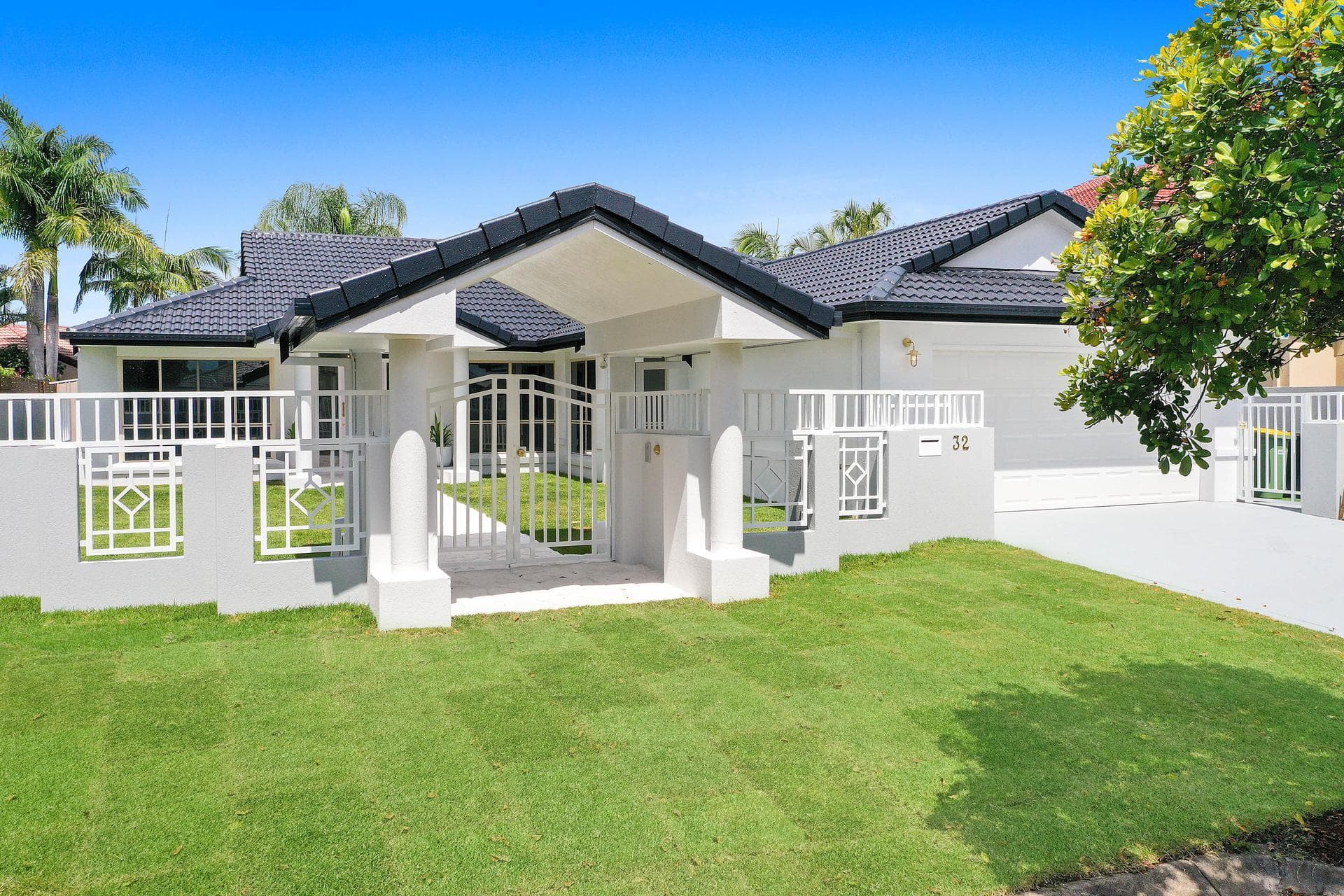 32 Clipper Boulevard, Clear Island Waters, QLD, 4226, Clear Island Waters - Thumbnail 3