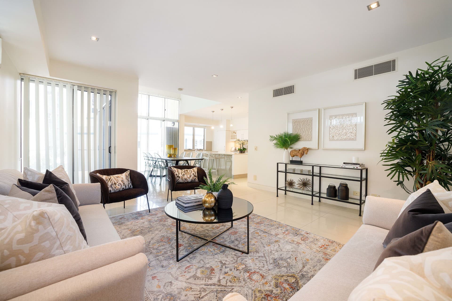 4/17 Anne Avenue, Broadbeach, QLD, 4218, Broadbeach - Thumbnail 3
