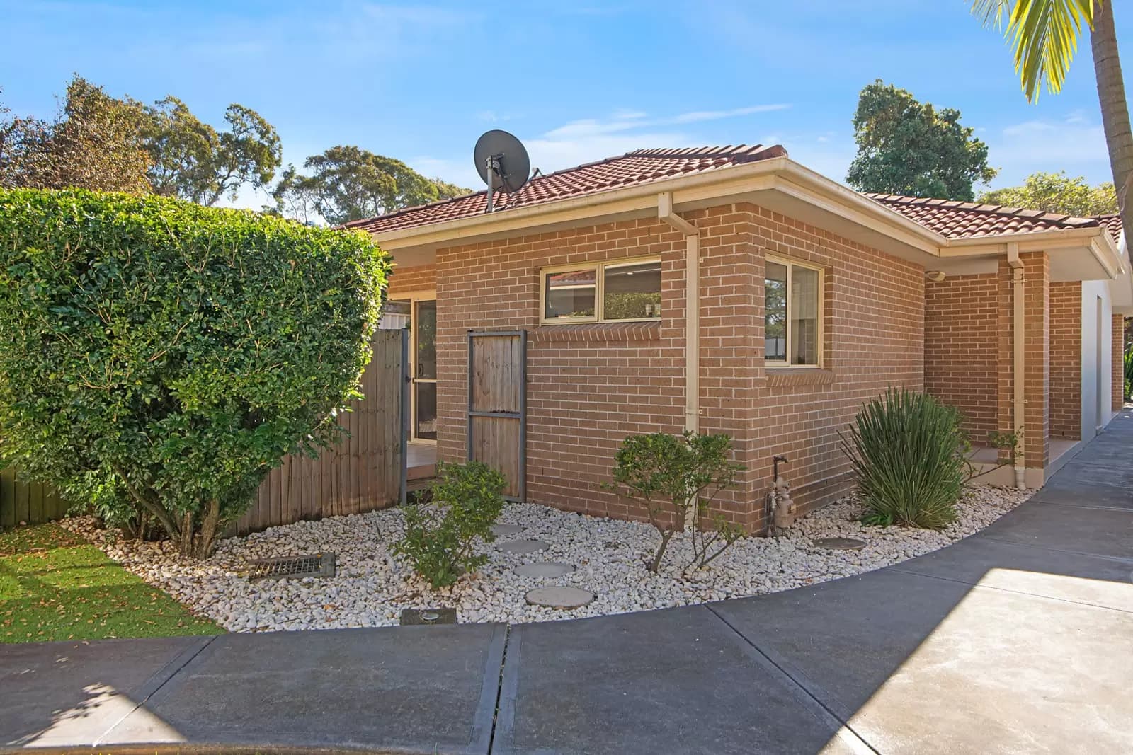 2/230 Kingsway, Caringbah South, Caringbah South - Thumbnail 2