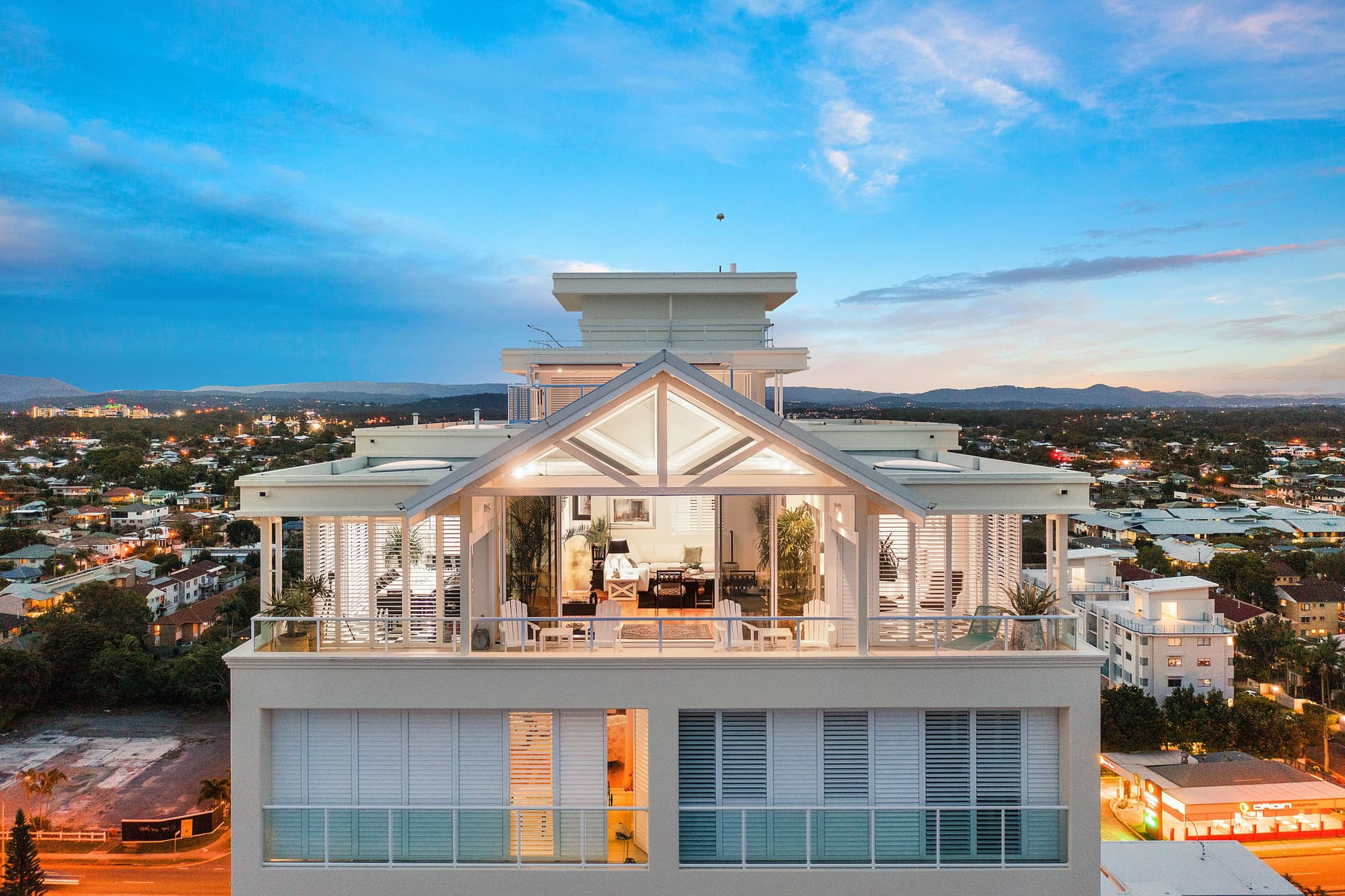 1501/212 Marine  Parade, Labrador, QLD, 4215, Labrador - Thumbnail 2