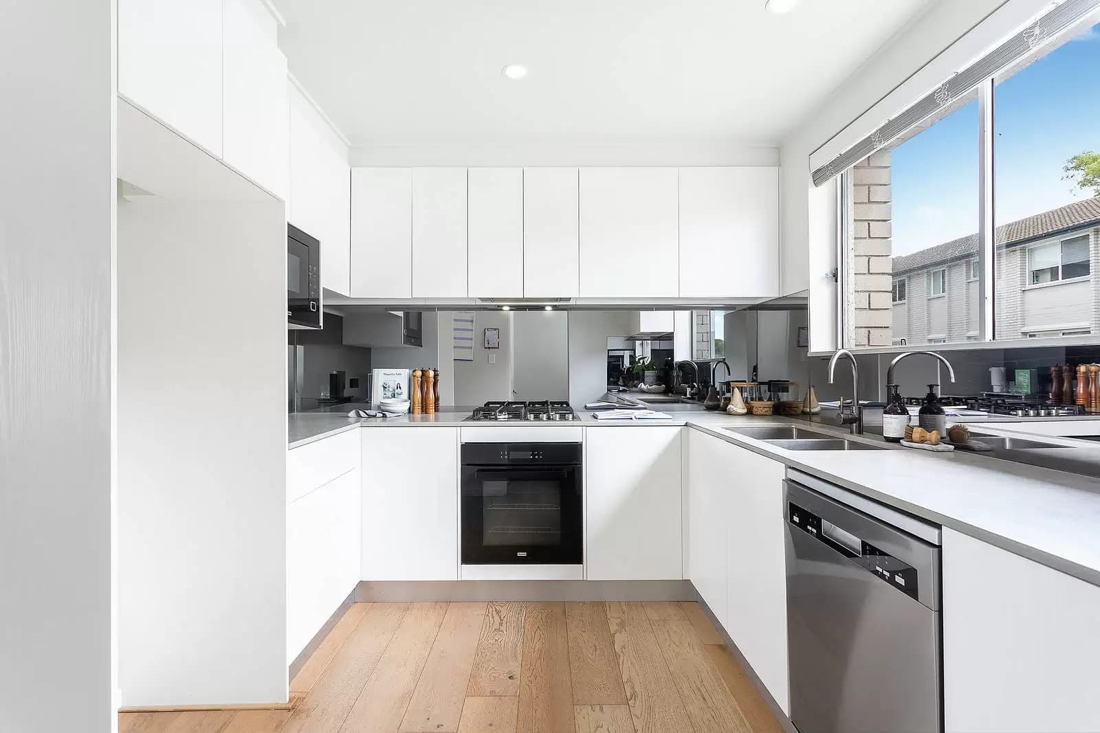 3/10 Henrietta Street, Waverley, Waverley - Thumbnail 3