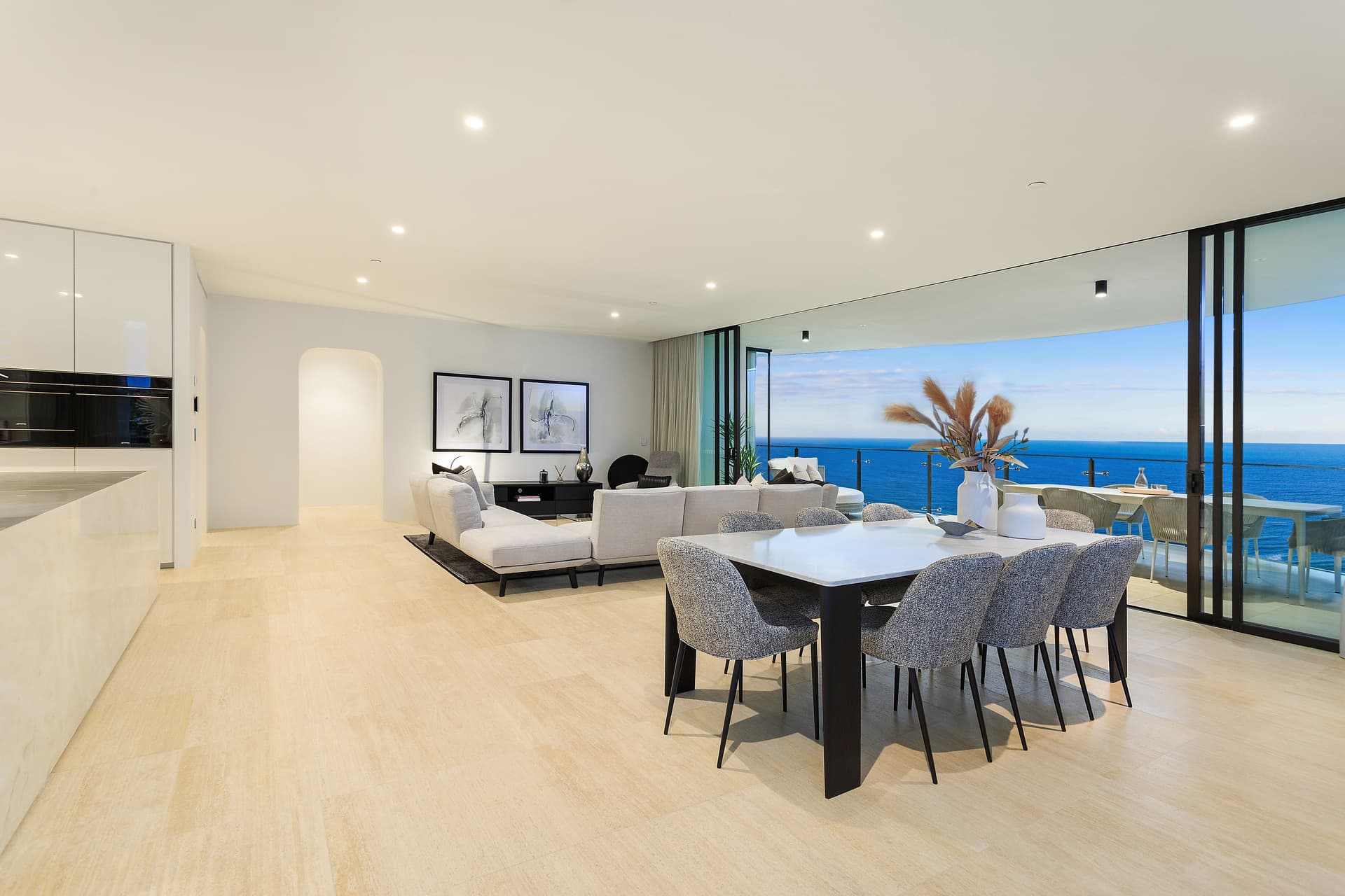 Unit 2203/272 Hedges Avenue, Broadbeach, QLD, 4218, Broadbeach - Thumbnail 4