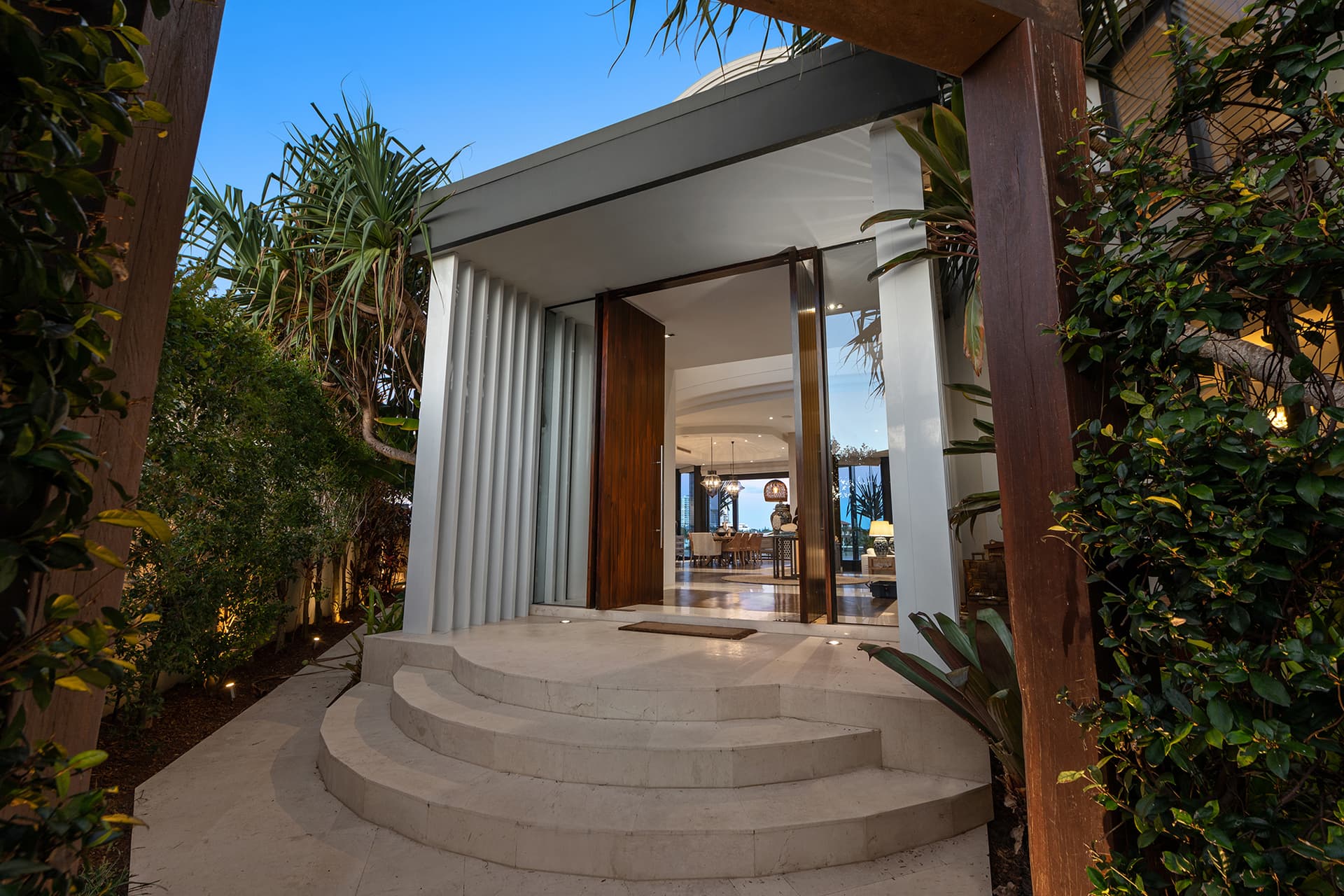 2 Wildash Street, Southport, QLD, 4215, Southport - Thumbnail 4