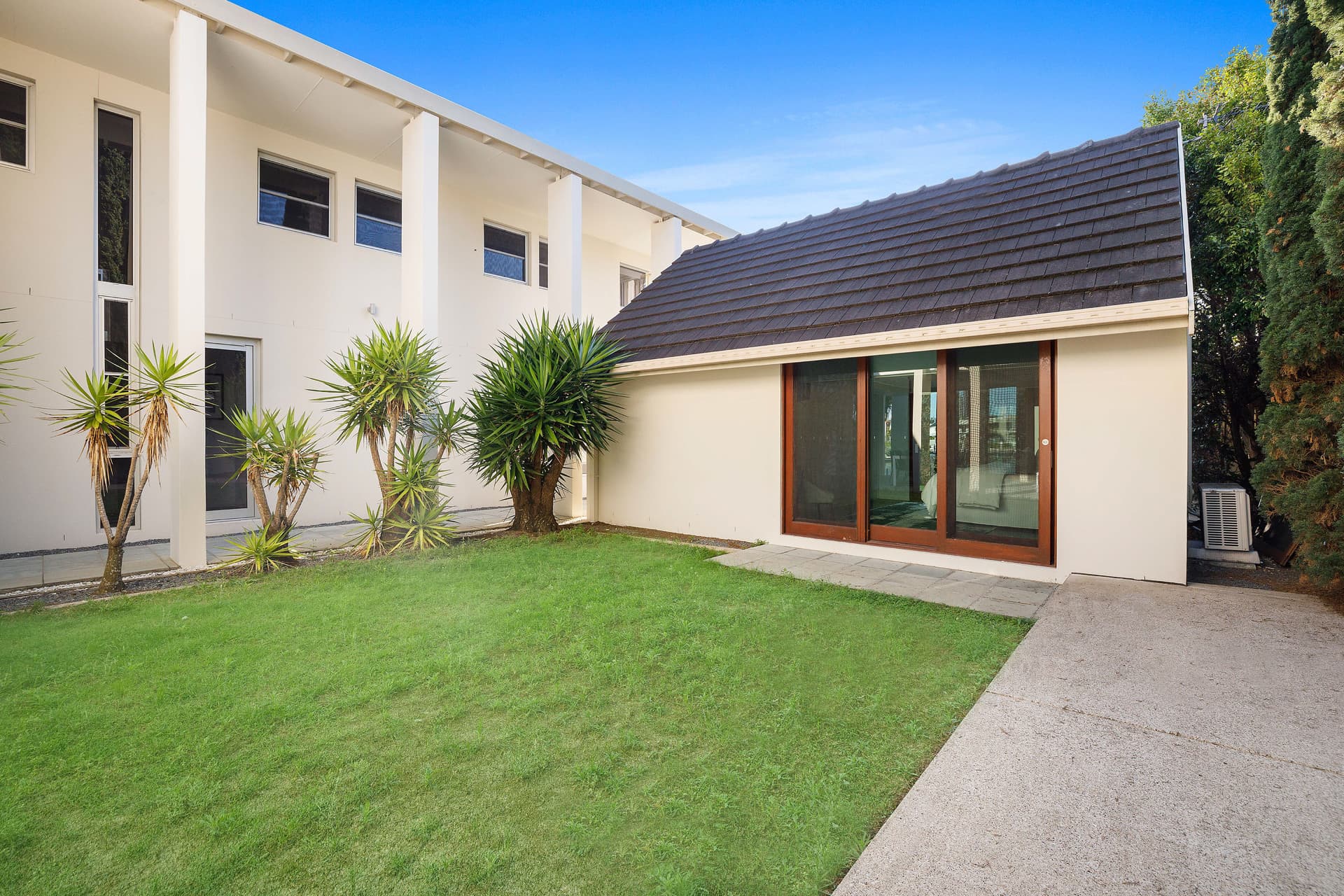 97 Gibraltar Drive, Isle Of Capri, QLD, 4217, Isle Of Capri - Thumbnail 6