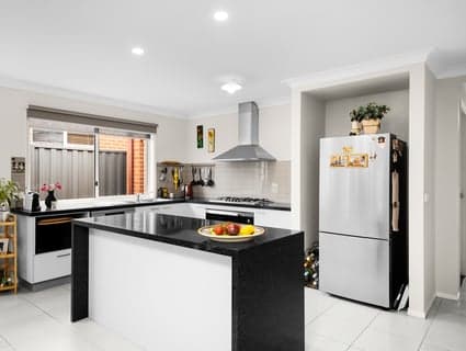 404, Manor Lakes - Thumbnail 7