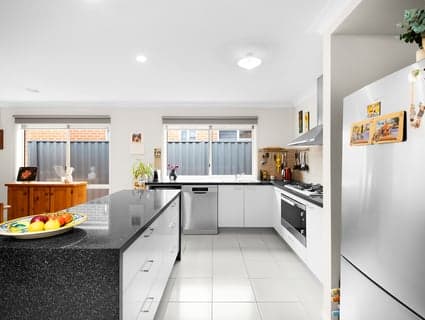 404, Manor Lakes - Thumbnail 8