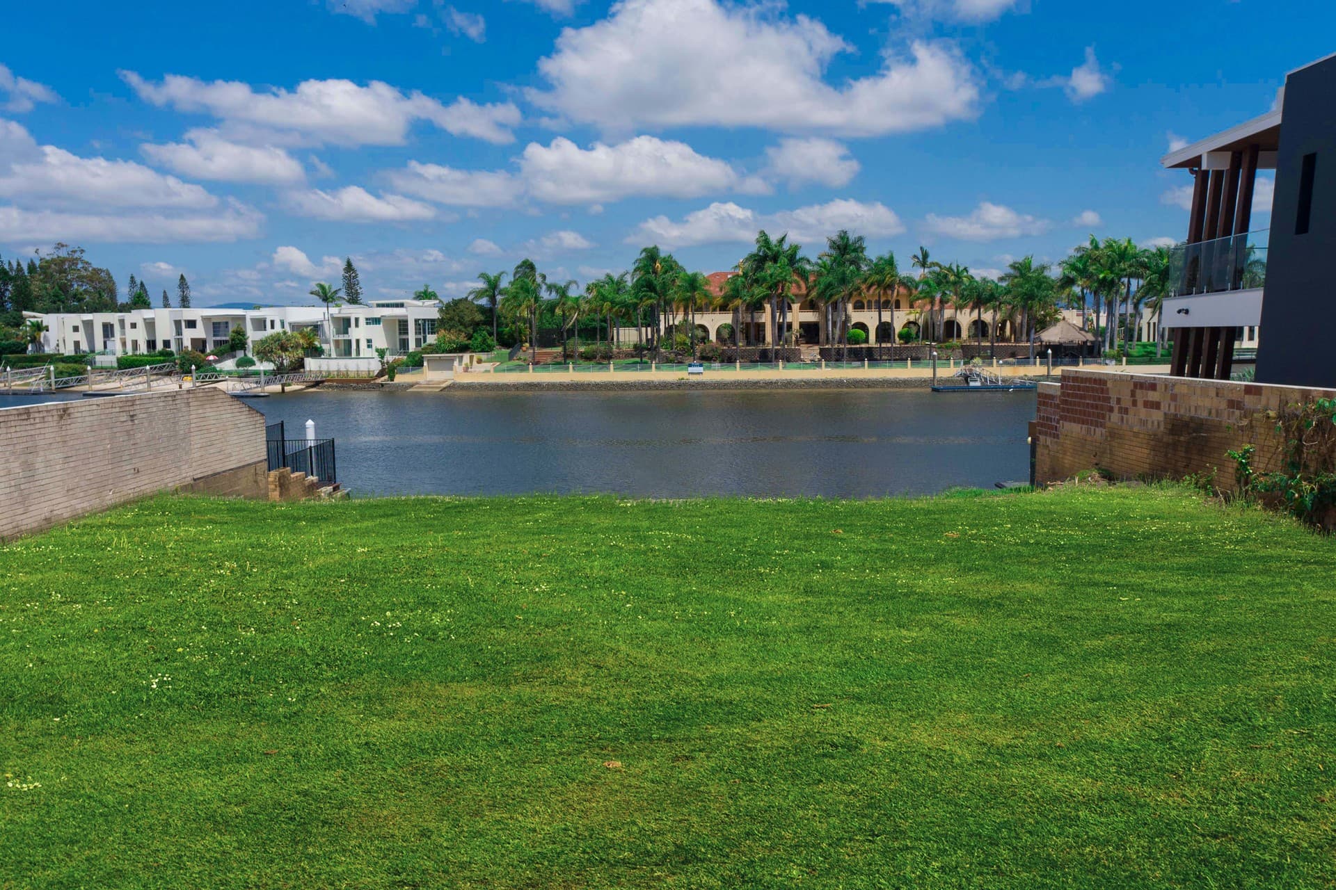 54 Sophie Avenue, Broadbeach Waters, QLD, 4218, Broadbeach Waters - Thumbnail 2