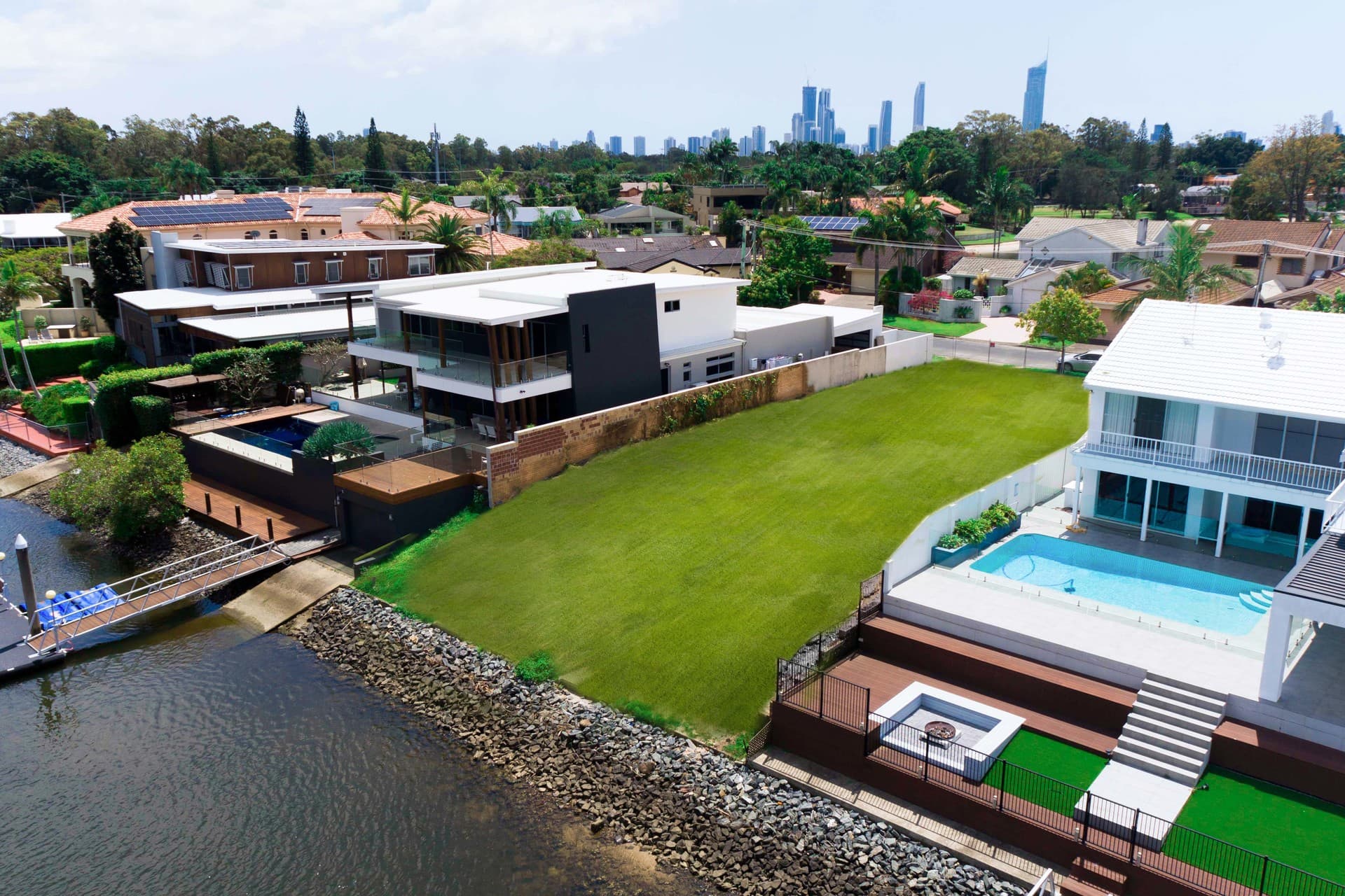 54 Sophie Avenue, Broadbeach Waters, QLD, 4218, Broadbeach Waters - Thumbnail 3