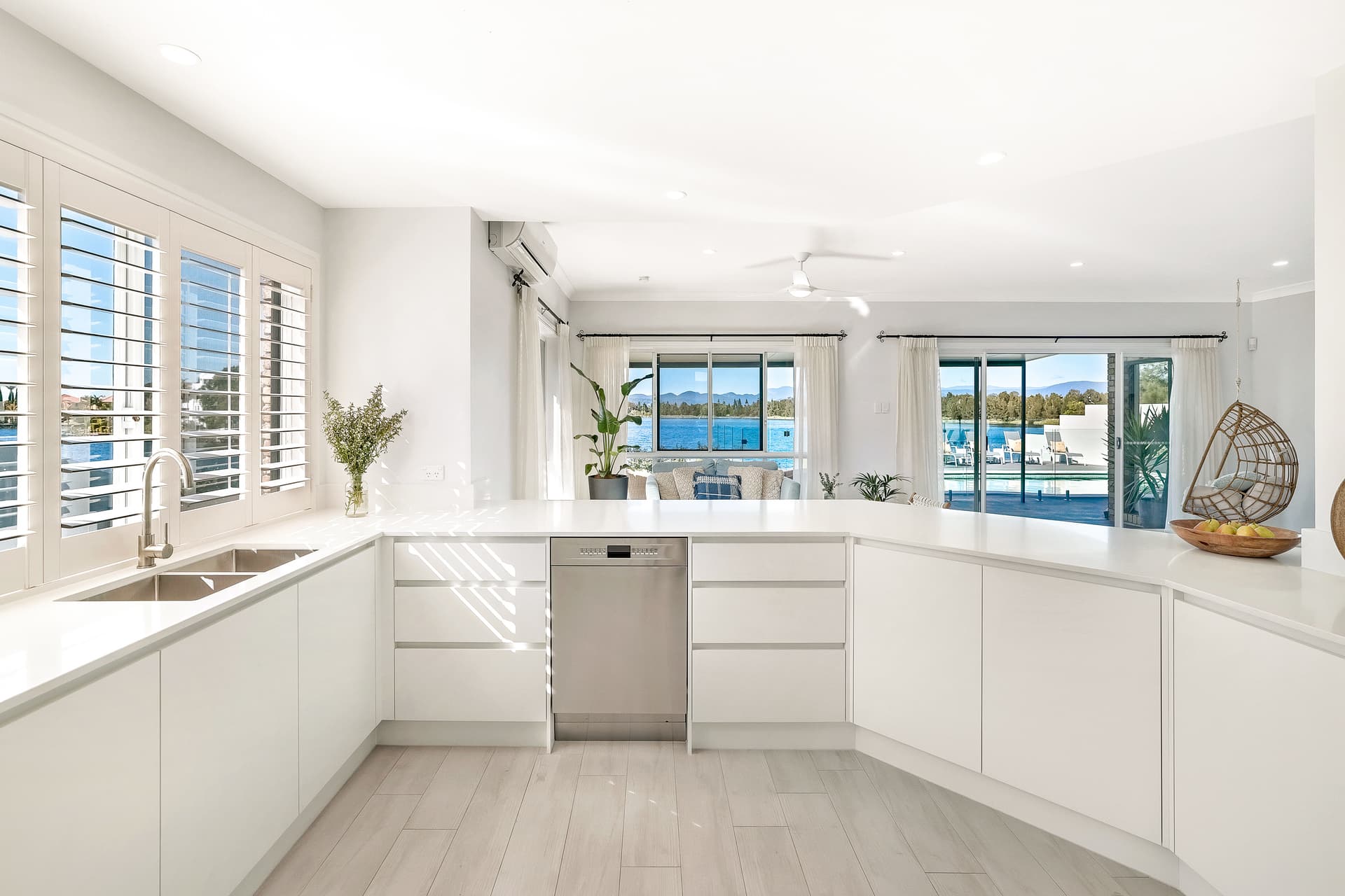 64 Montevideo Drive, Clear Island Waters, QLD, 4226, Clear Island Waters - Thumbnail 8