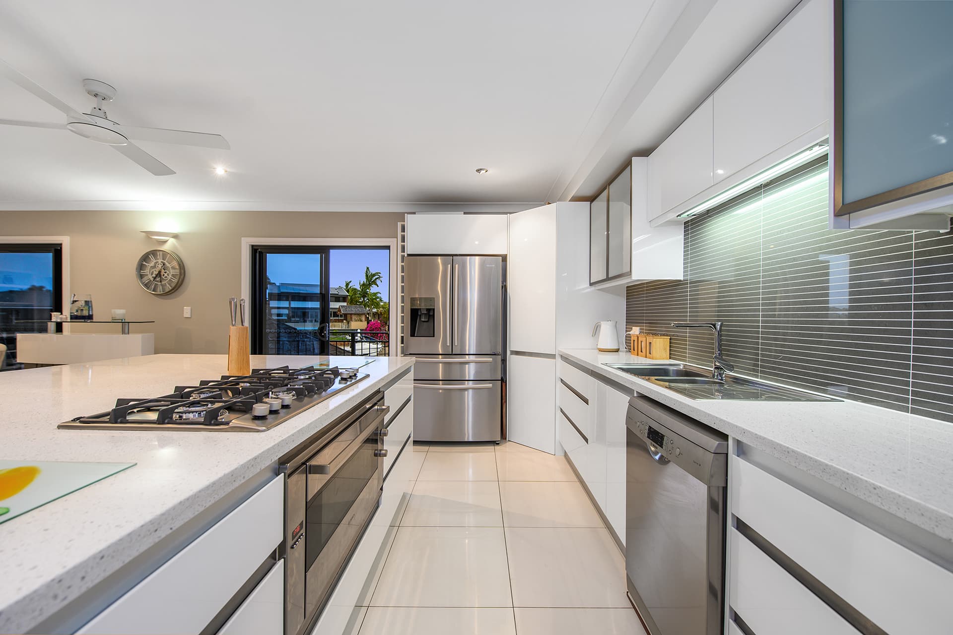 10 Saywell Street, Sorrento, QLD, 4217, Sorrento - Thumbnail 8