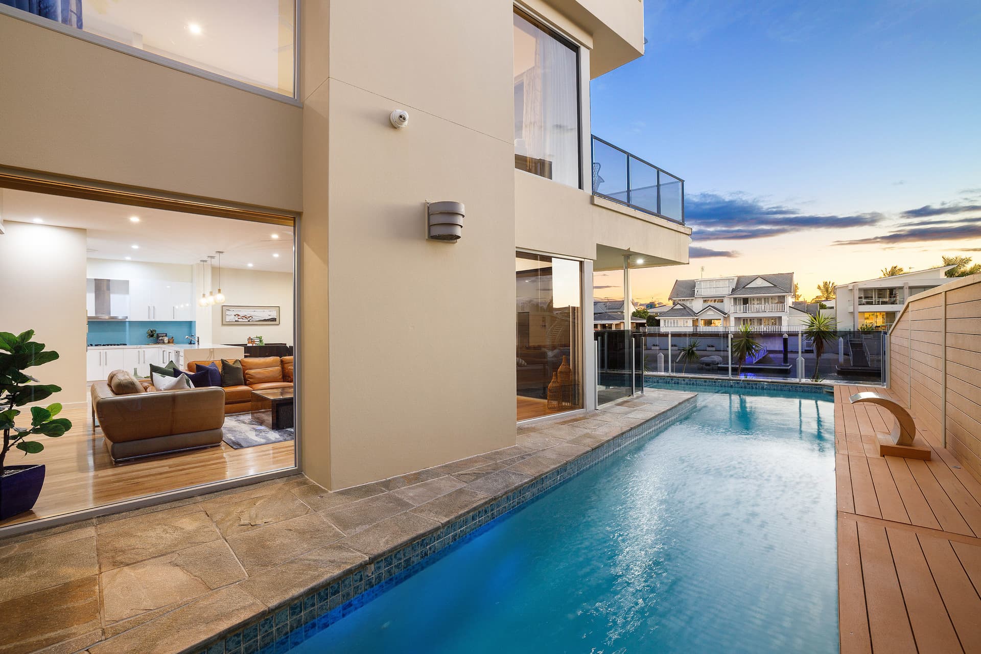 4 Seafarer Court, Paradise Waters, QLD, 4217, Surfers Paradise - Thumbnail 2