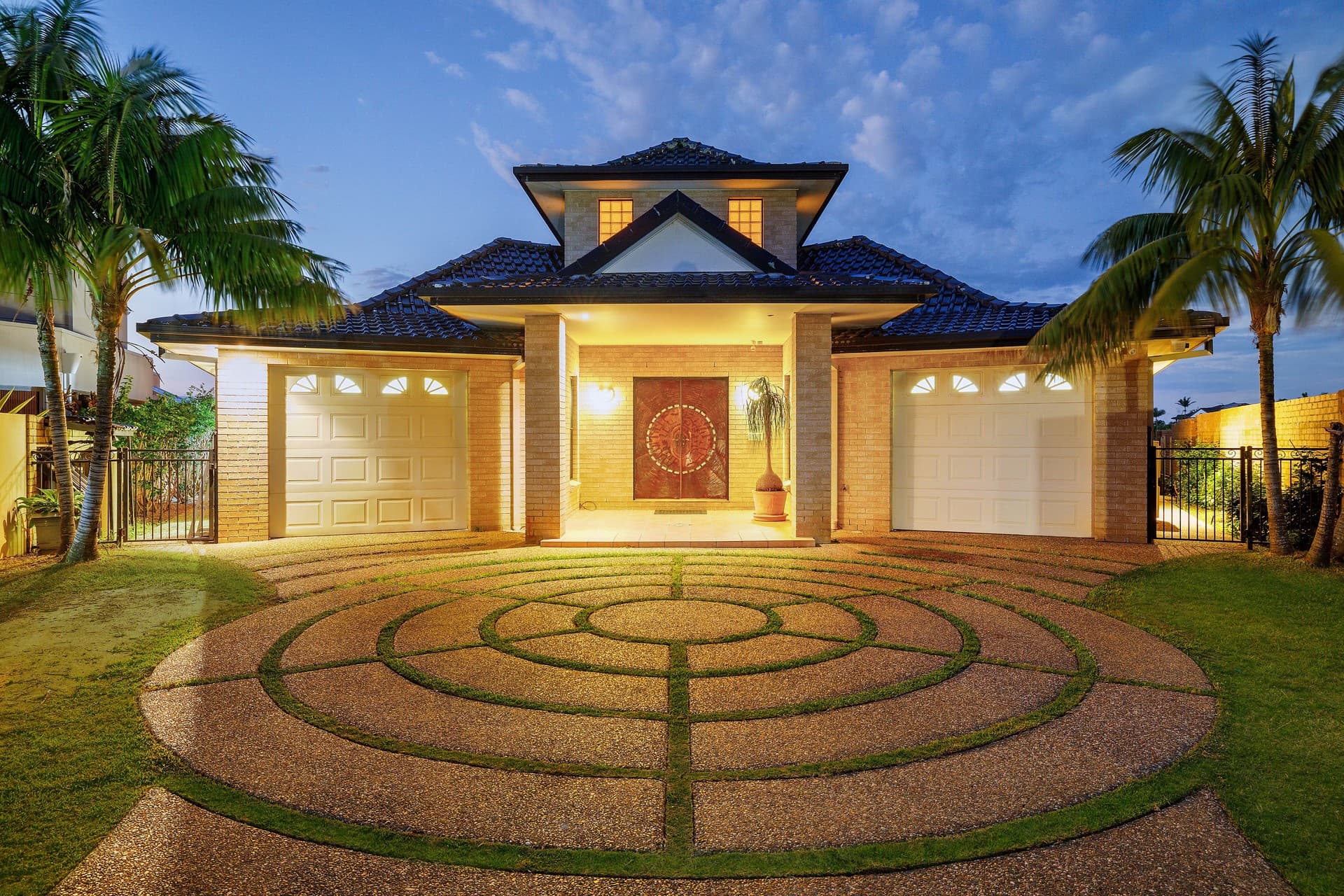 4 Clear Water Bay Avenue, Clear Island Waters, QLD, 4226, Clear Island Waters - Thumbnail 3