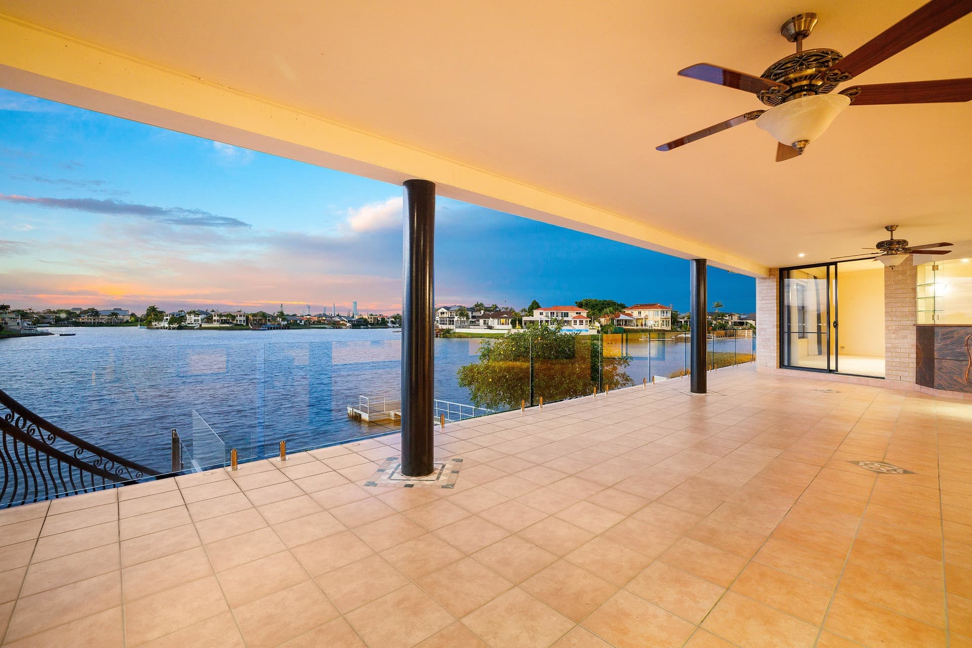 4 Clear Water Bay Avenue, Clear Island Waters, QLD, 4226, Clear Island Waters - Thumbnail 5