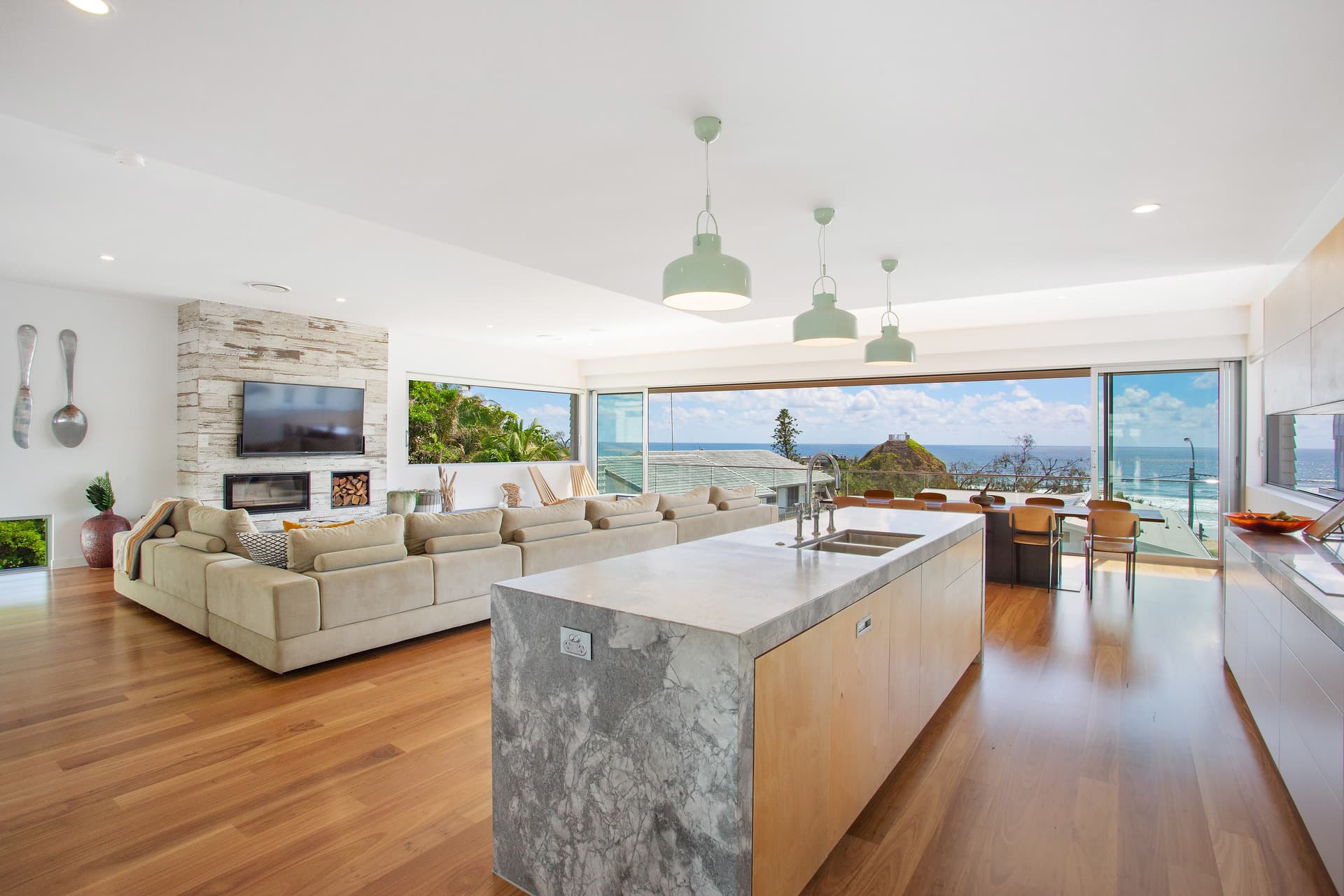 734 Pacific Parade, Currumbin, QLD, 4223, Currumbin - Image 1