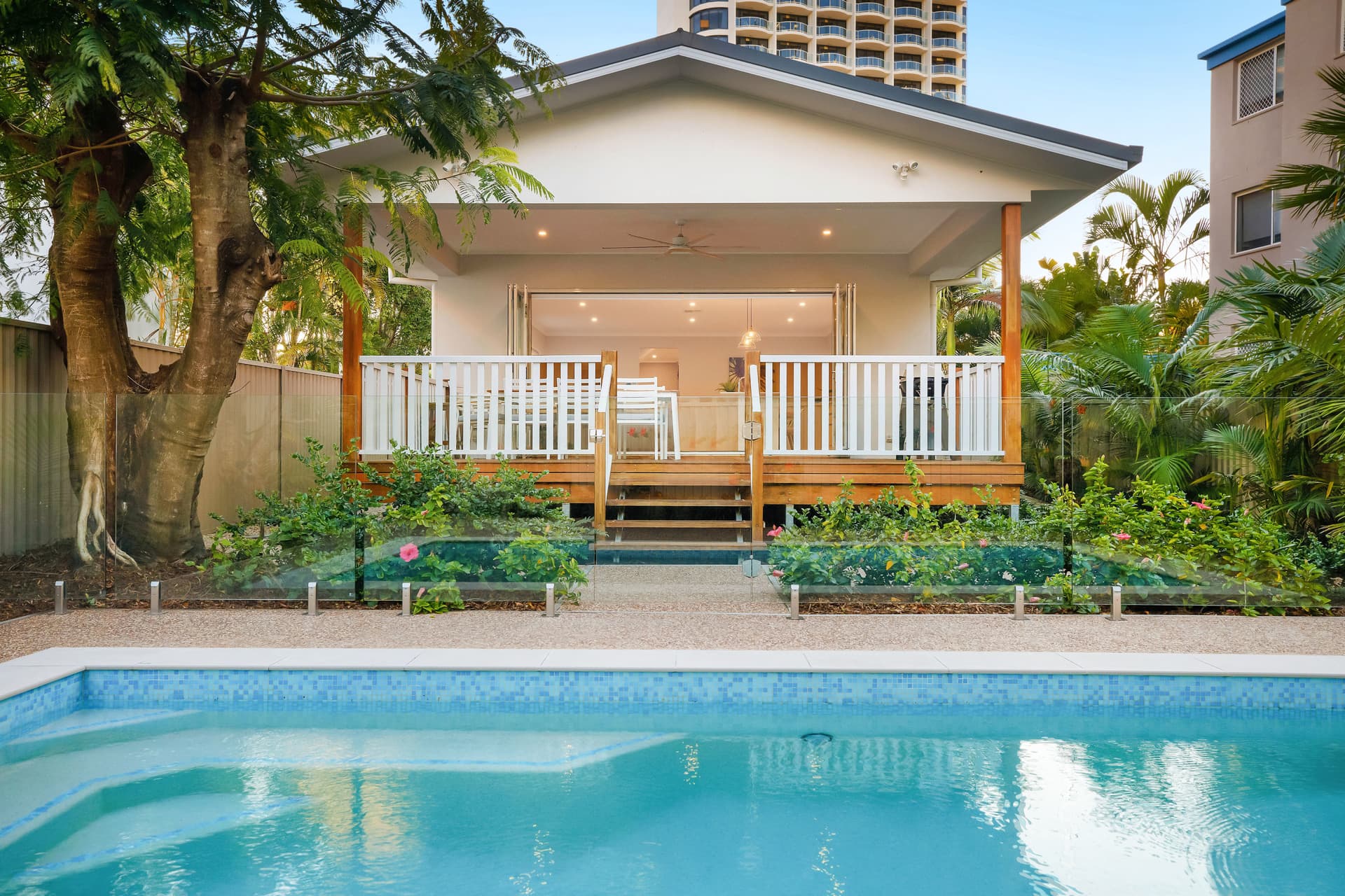 23 Beach Parade, Surfers Paradise, QLD, 4217, Surfers Paradise - Thumbnail 2
