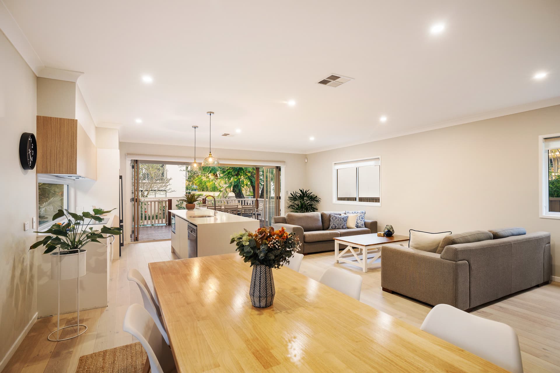 23 Beach Parade, Surfers Paradise, QLD, 4217, Surfers Paradise - Thumbnail 3