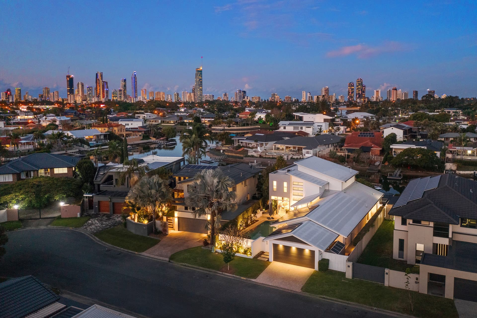 10 Platypus Avenue, Sorrento, QLD, 4217, Sorrento - Thumbnail 2