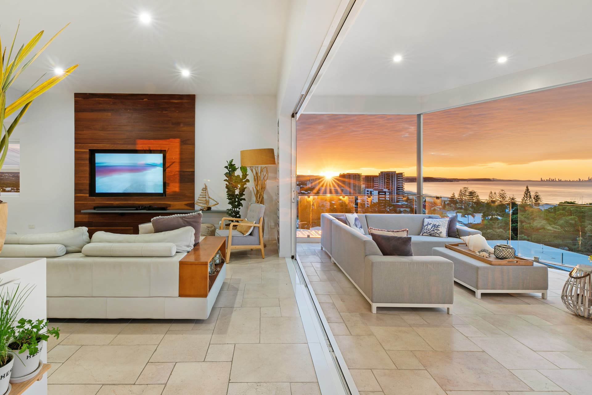 29 Tweed  Street, Coolangatta, QLD, 4225, Coolangatta - Thumbnail 2