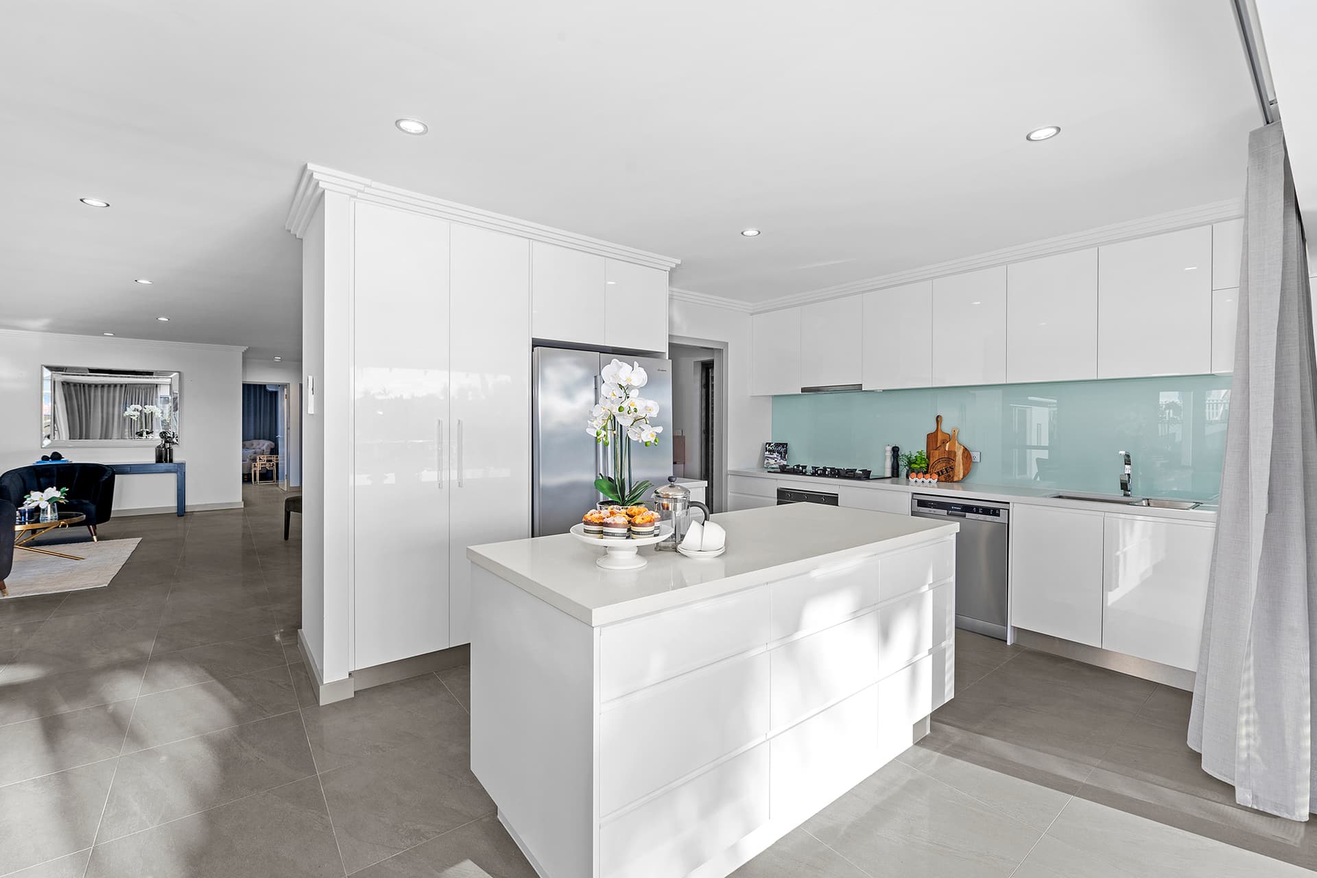 17 Admiralty Drive, Paradise Waters, QLD, 4217, Surfers Paradise - Thumbnail 6