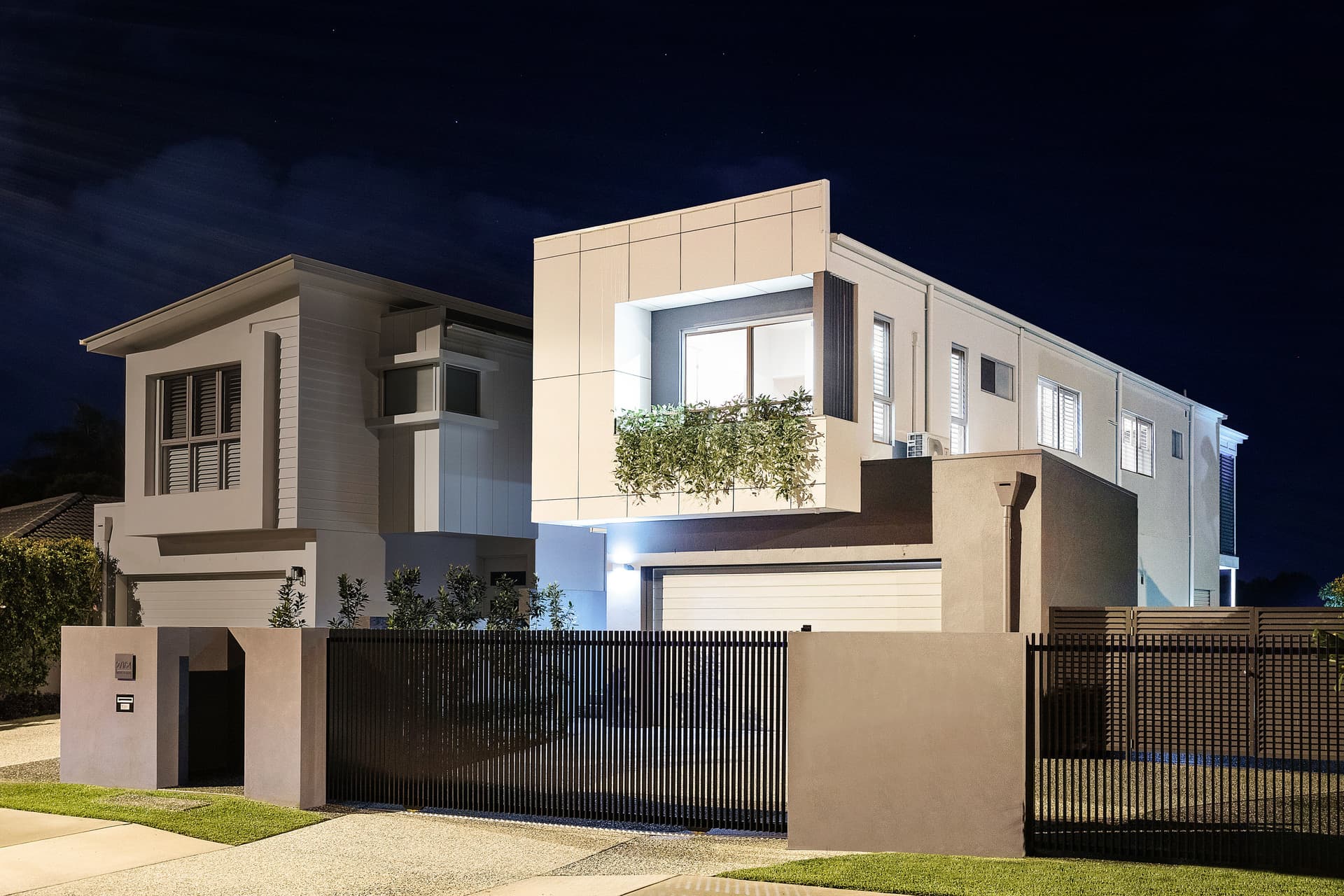2/184 Rio Vista Boulevard, Mermaid Waters, QLD, 4218, Mermaid Waters - Thumbnail 2