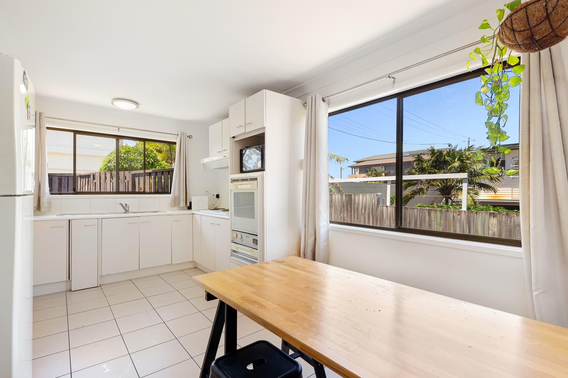 86 Hedges Avenue, Mermaid Beach, QLD, 4218, Mermaid Beach - Thumbnail 3