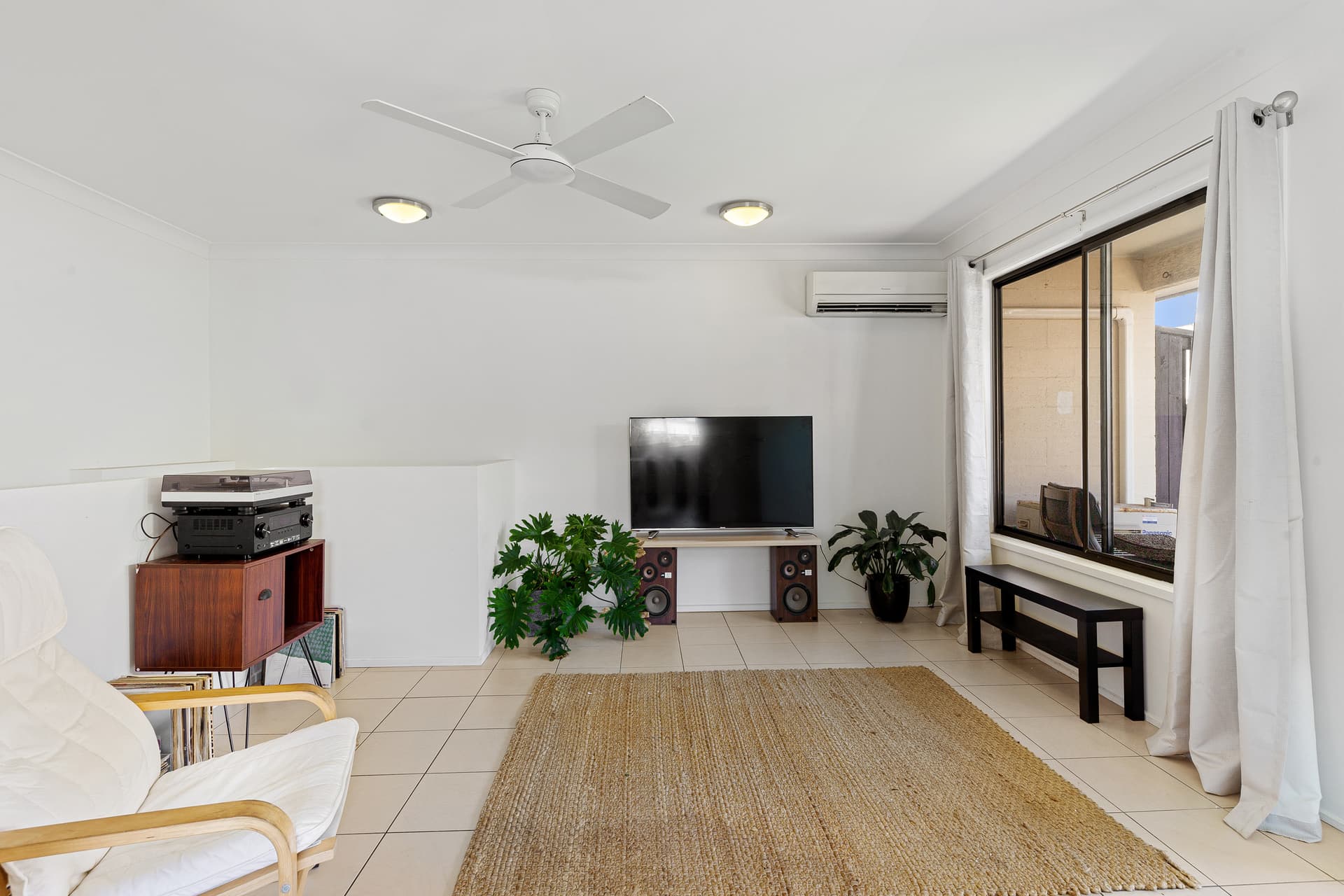 86 Hedges Avenue, Mermaid Beach, QLD, 4218, Mermaid Beach - Thumbnail 4