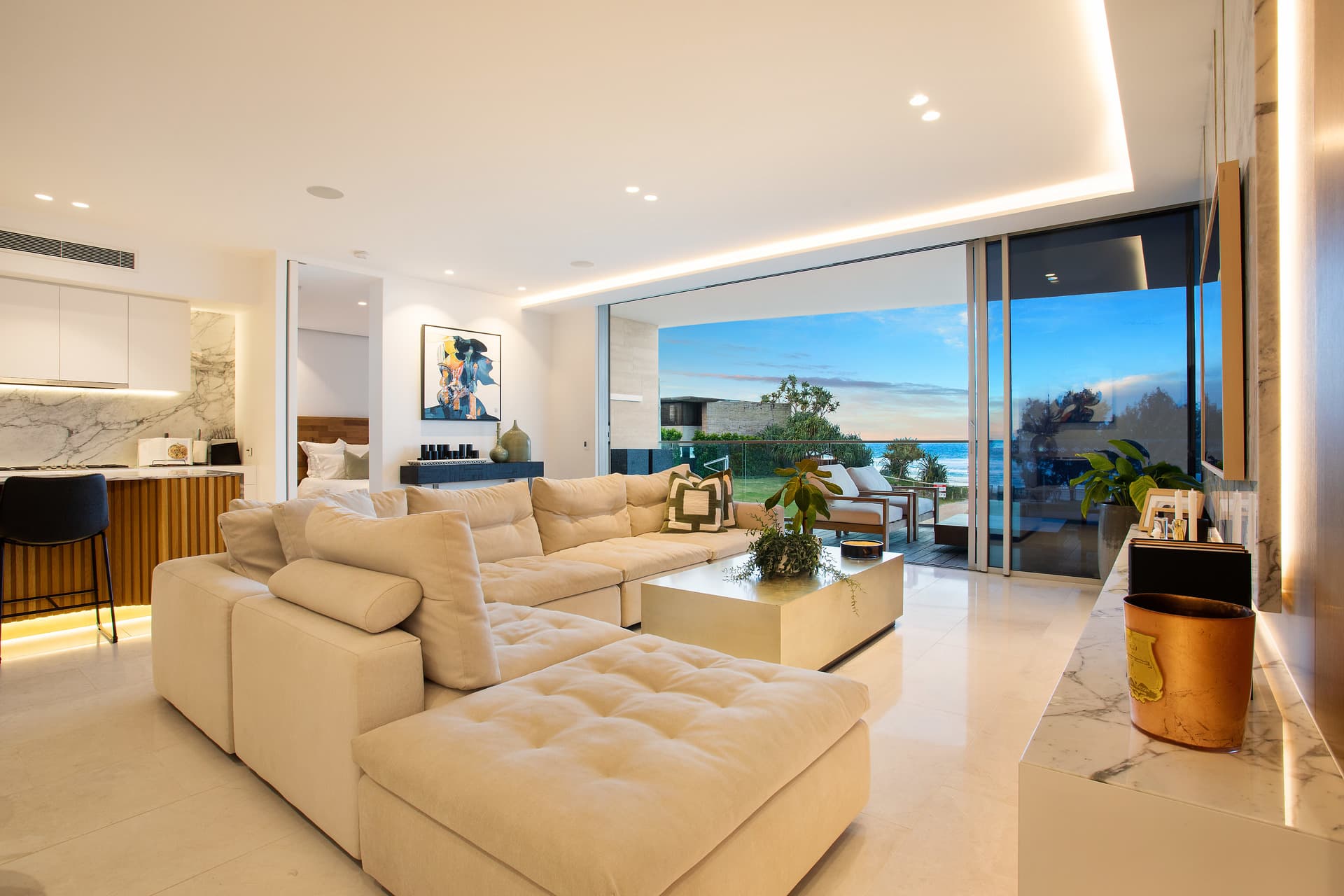 2/142 Marine Parade, Miami, QLD, 4220, Miami - Thumbnail 3