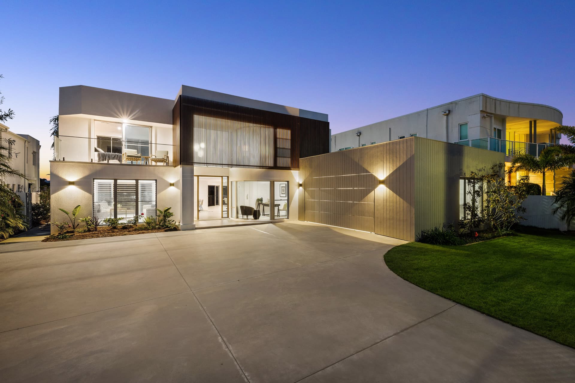 55 Sir Bruce Small Boulevard, Benowa Waters, QLD, 4217, Benowa - Thumbnail 2