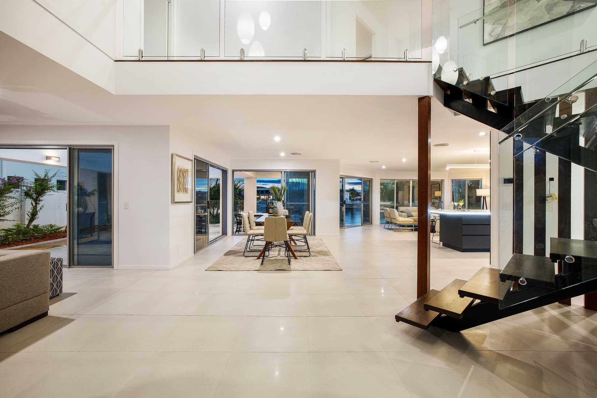 55 Sir Bruce Small Boulevard, Benowa Waters, QLD, 4217, Benowa - Thumbnail 7