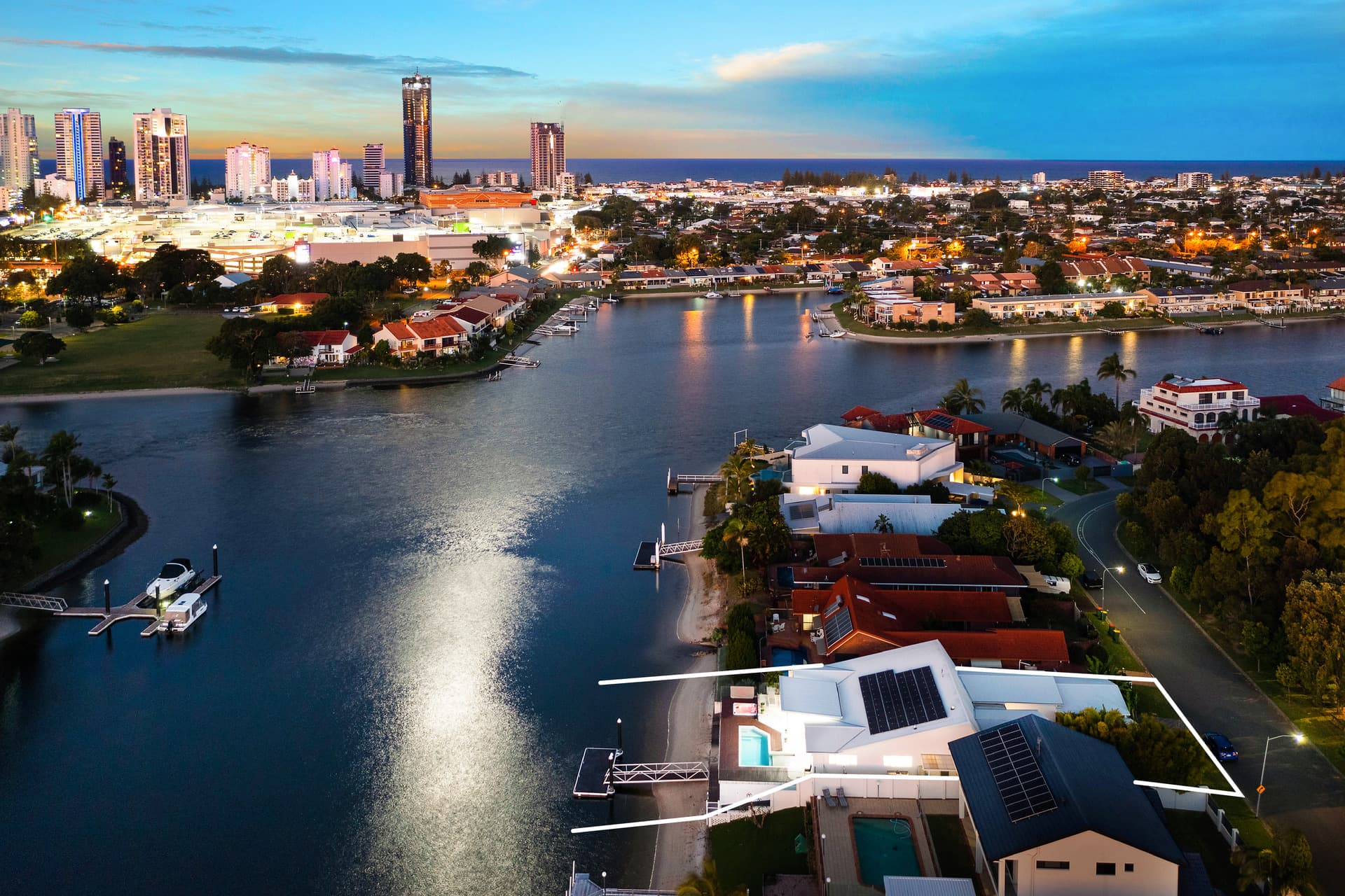 12 Sailaway Street, Mermaid Waters, QLD, 4218, Mermaid Waters - Thumbnail 4