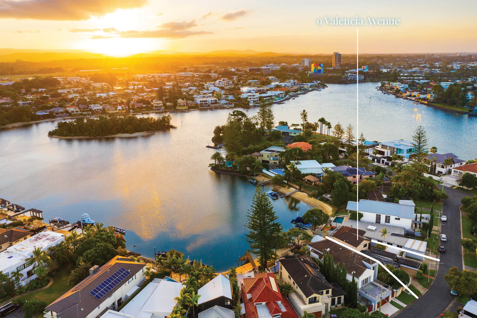 9 Valencia Avenue, Isle Of Capri, QLD, 4217, Isle Of Capri - Thumbnail 6