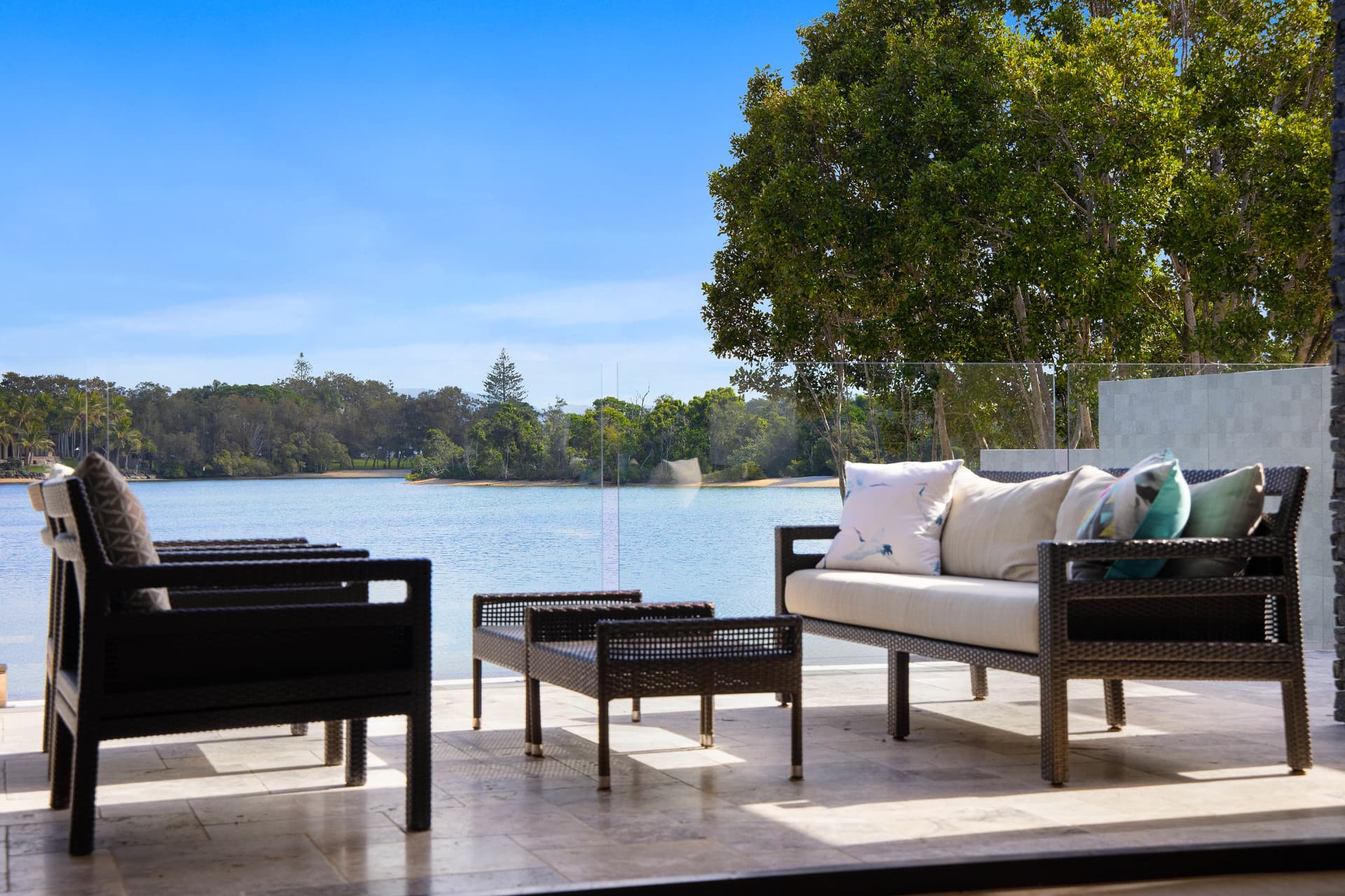 9 Valencia Avenue, Isle Of Capri, QLD, 4217, Isle Of Capri - Thumbnail 8