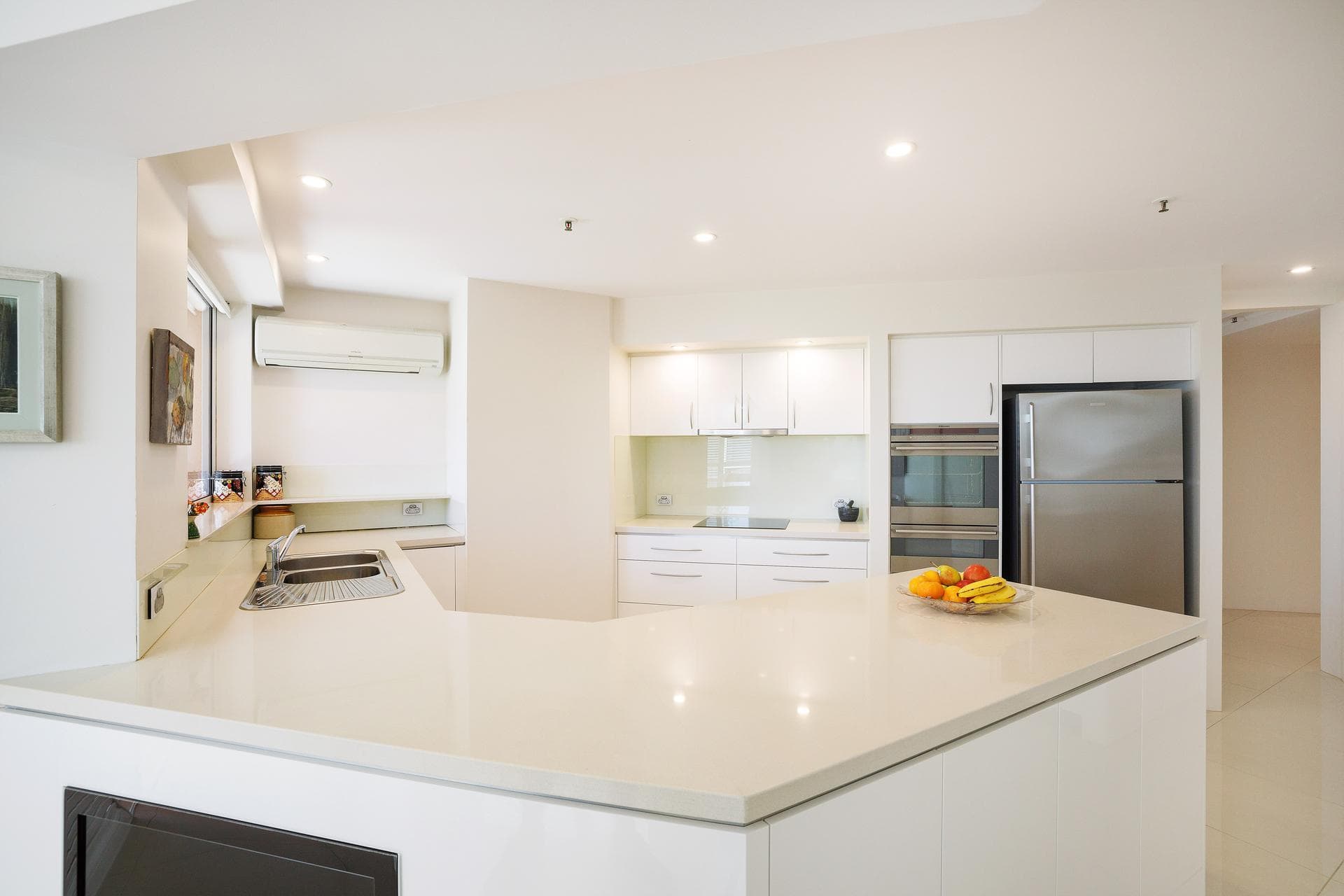 30/129 Surf Parade, Broadbeach, QLD, 4218, Broadbeach - Thumbnail 3