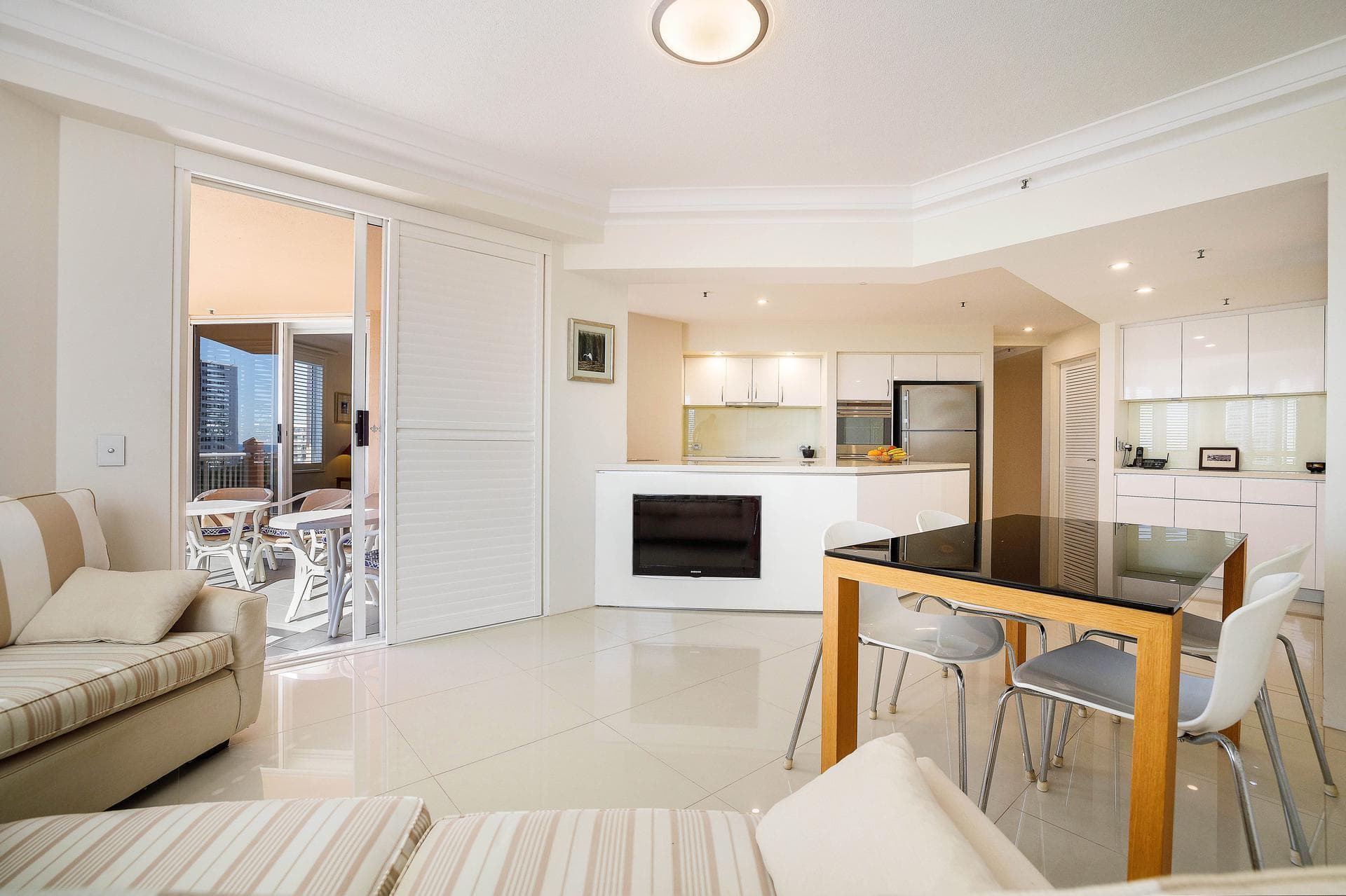 30/129 Surf Parade, Broadbeach, QLD, 4218, Broadbeach - Thumbnail 4