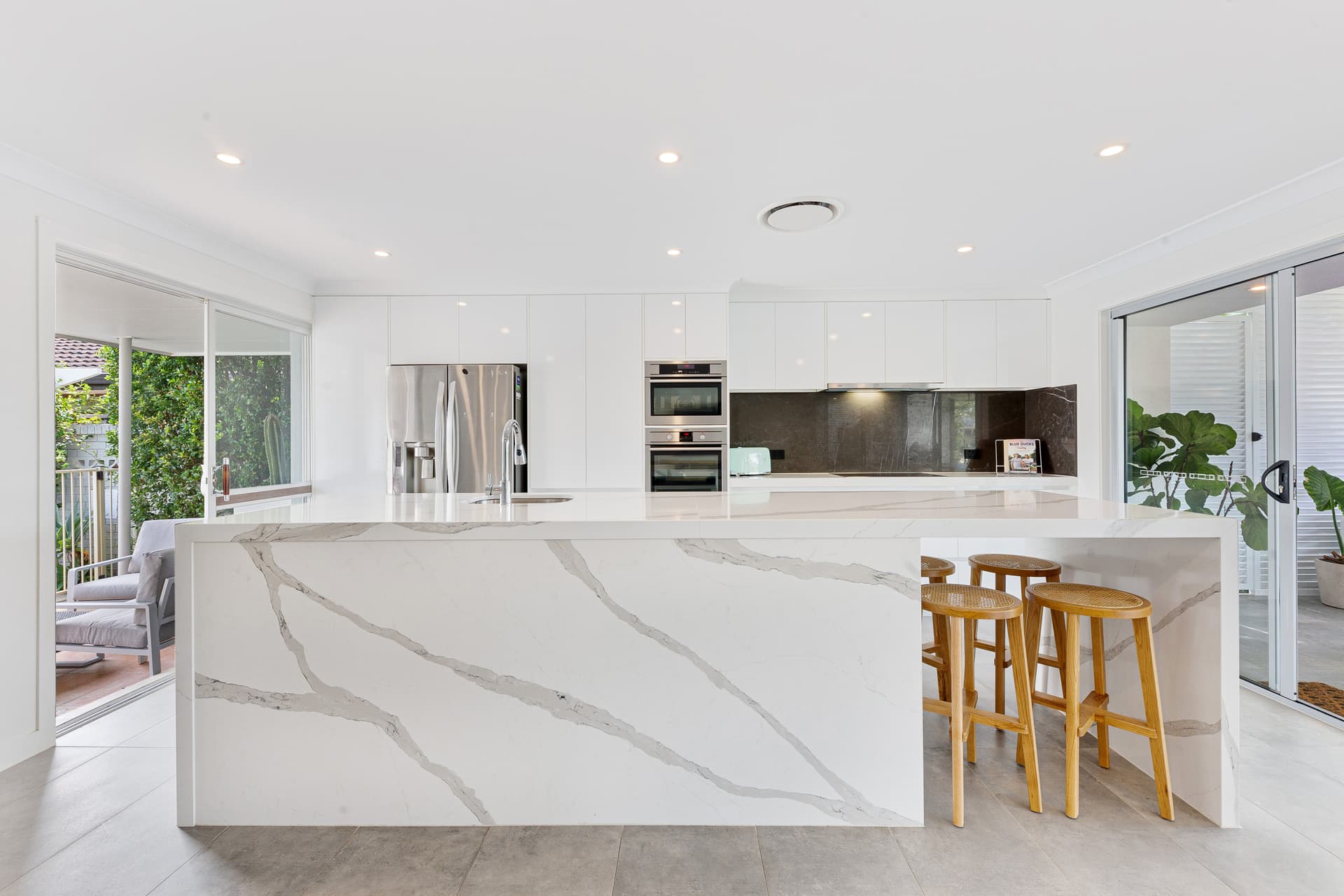 9  Bermuda  Street, Broadbeach Waters, QLD, 4218, Broadbeach Waters - Thumbnail 4