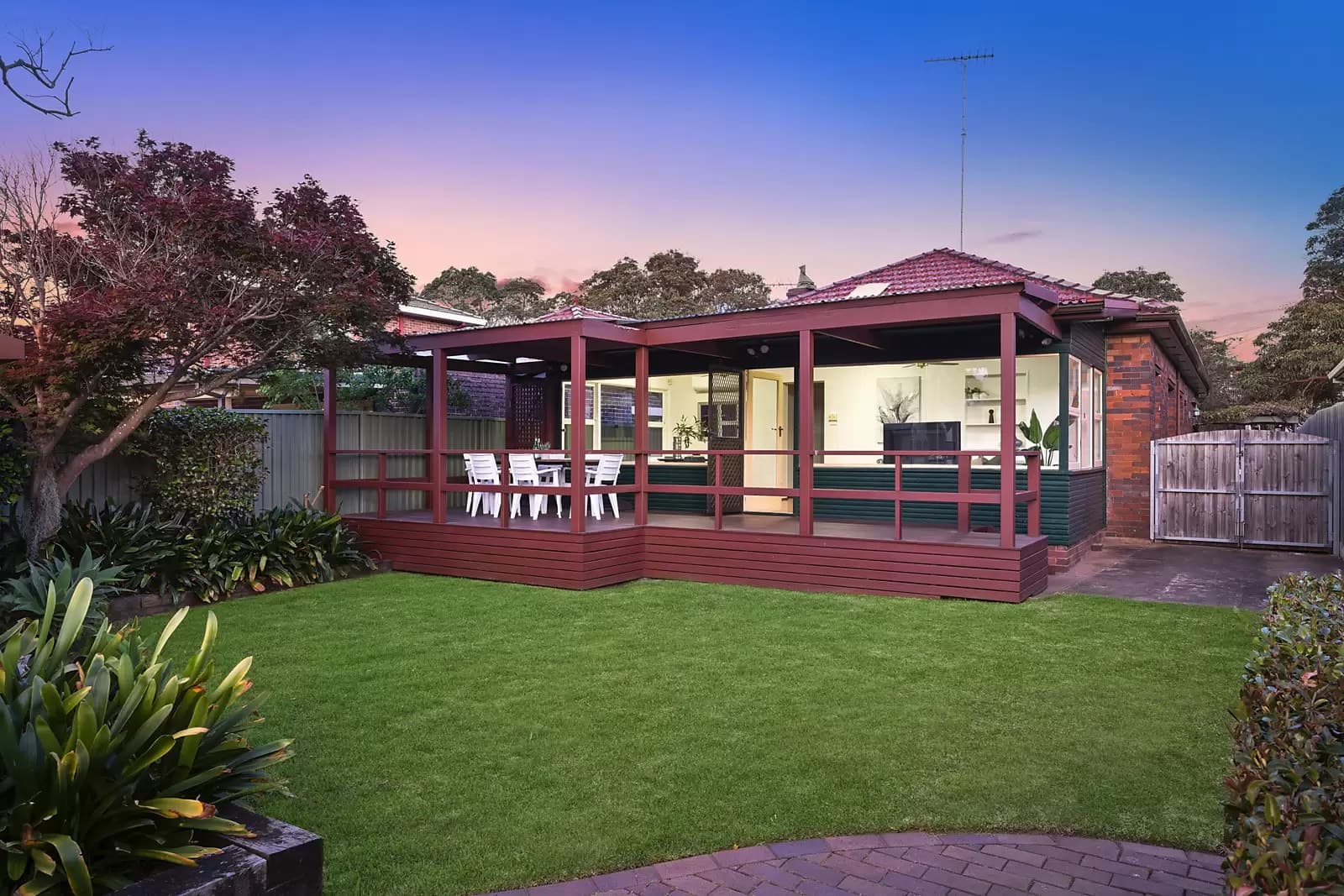 48 Leonard Avenue, Kingsford, Kingsford - Image 1
