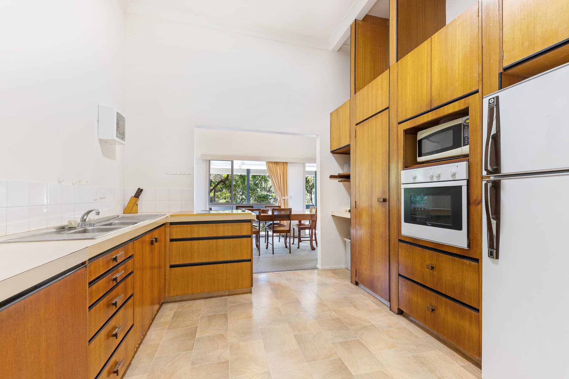 64 Woodgee Street, Currumbin, QLD, 4223, Currumbin - Thumbnail 4