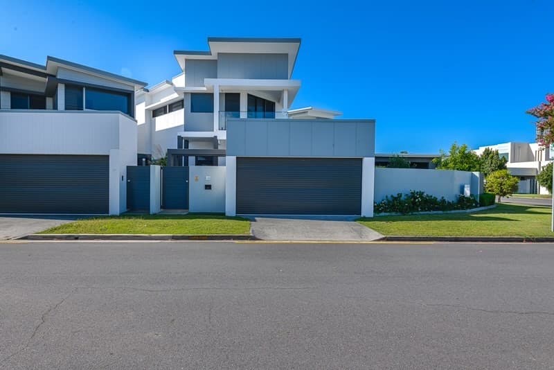 1/1 Helen Court, Broadbeach Waters, QLD, 4218, Broadbeach Waters - Thumbnail 2