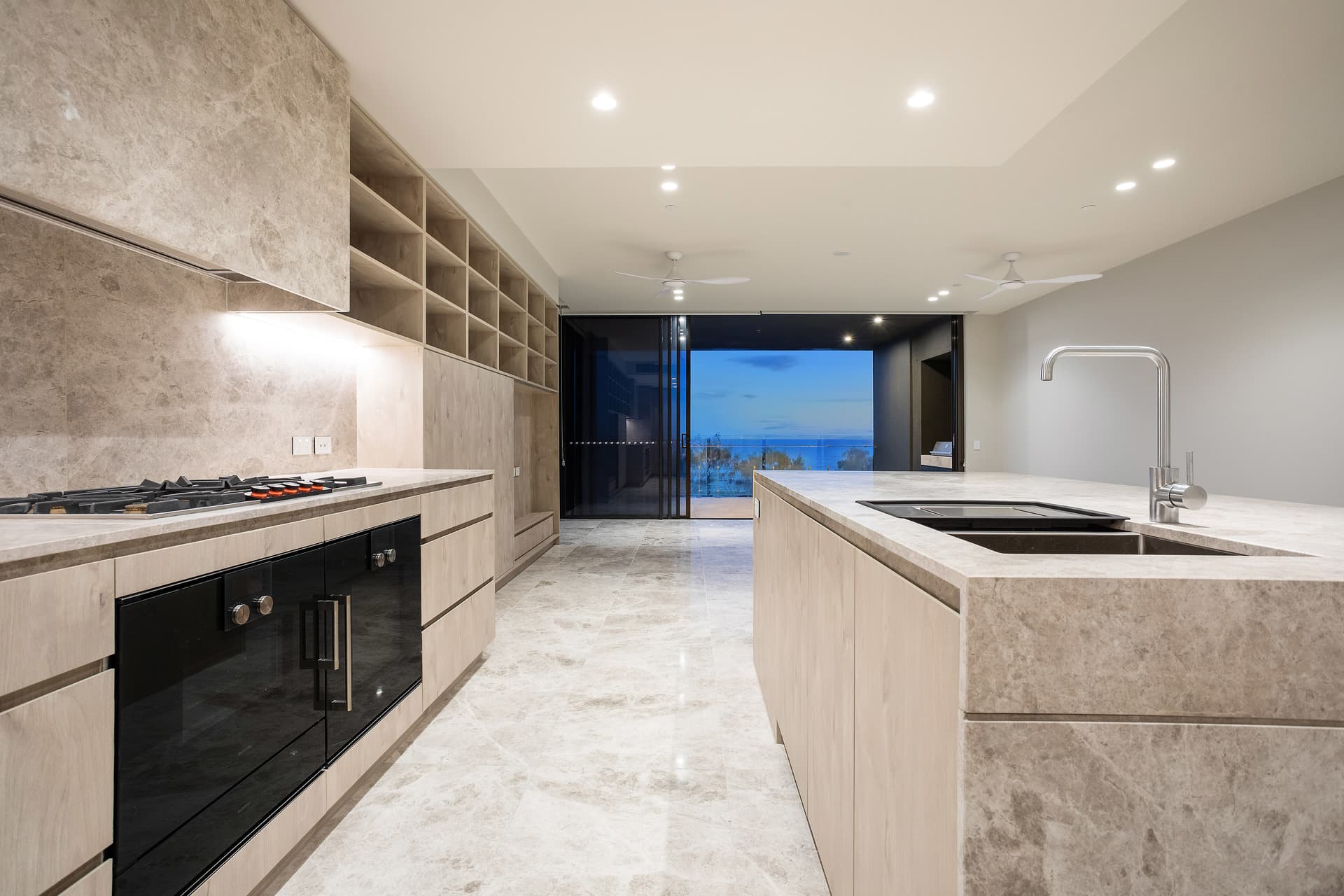 202/31 Broadbeach Boulevard, Broadbeach, QLD, 4218, Broadbeach - Thumbnail 3