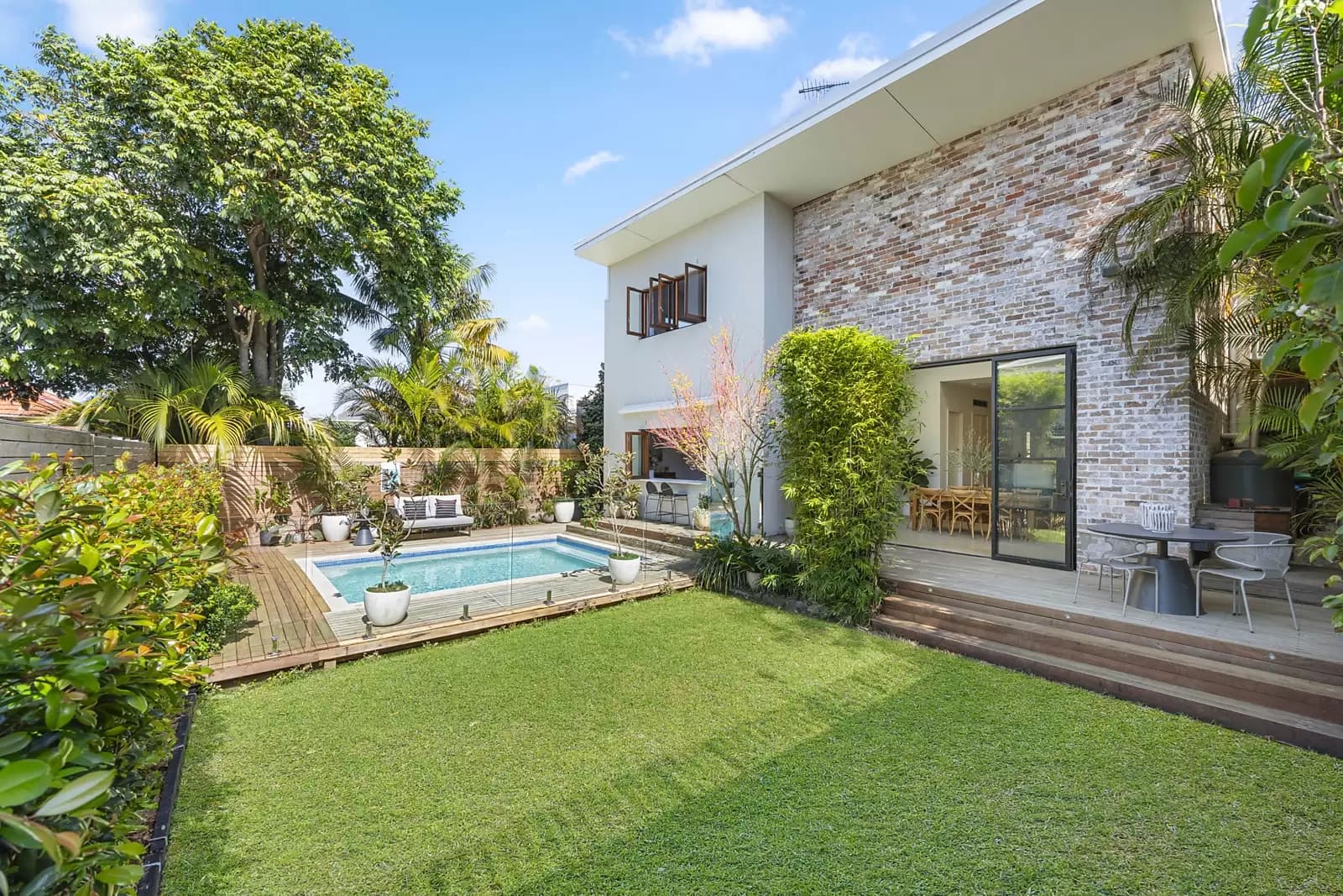 12 Blandford Avenue, Bronte, Bronte - Image 1