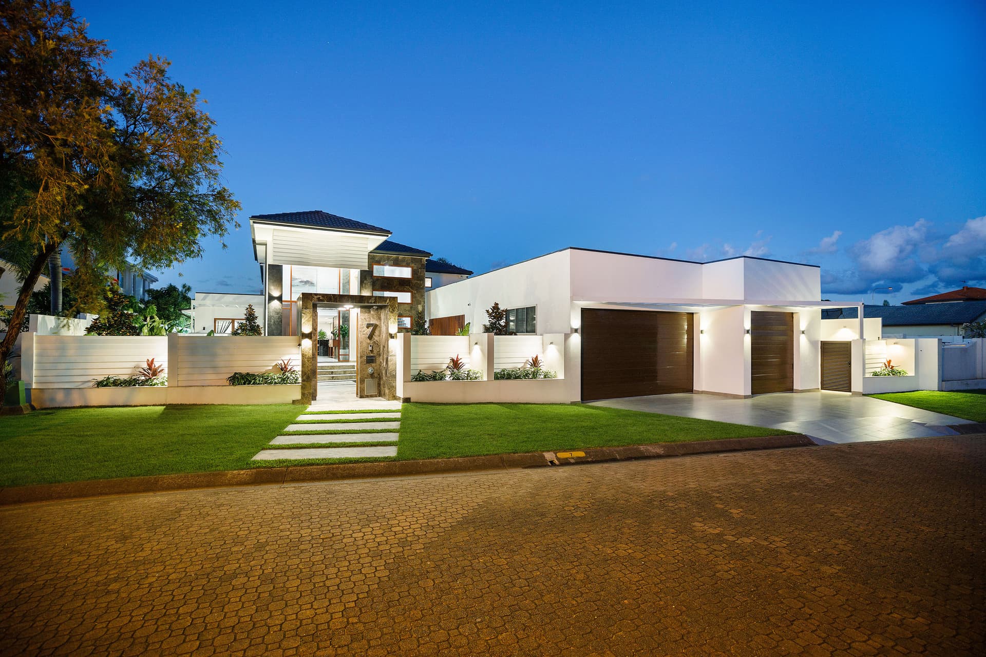 7 Crestmore Court, Mermaid Waters, QLD, 4218, Mermaid Waters - Image 1