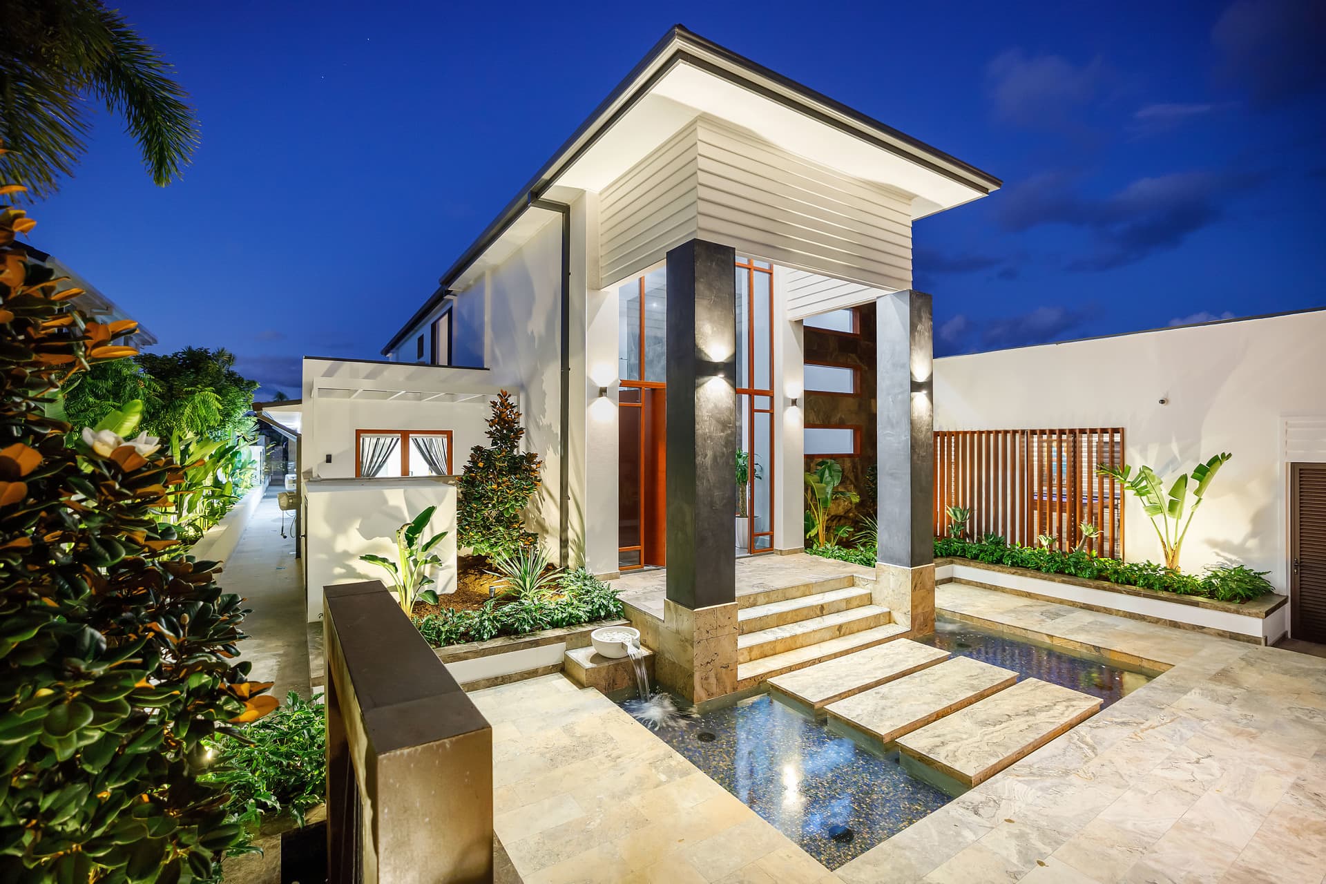 7 Crestmore Court, Mermaid Waters, QLD, 4218, Mermaid Waters - Thumbnail 4