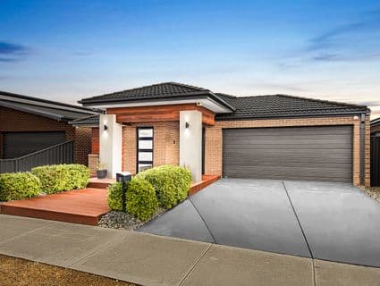404, Manor Lakes - Thumbnail 2