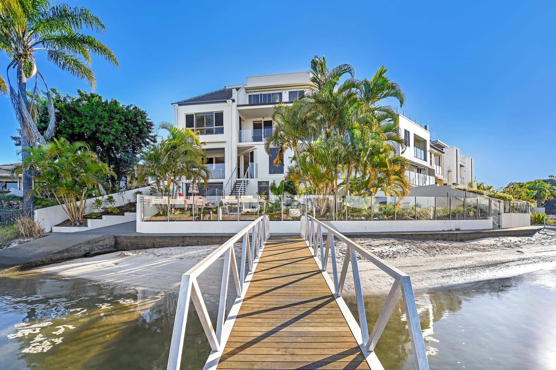 Unit 4/15a Vespa Crescent, Surfers Paradise, QLD, 4217, Surfers Paradise - Thumbnail 3