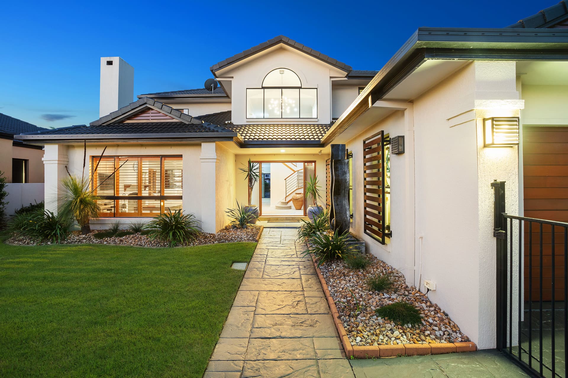 53 Montevideo Drive, Clear Island Waters, QLD, 4226, Clear Island Waters - Thumbnail 3