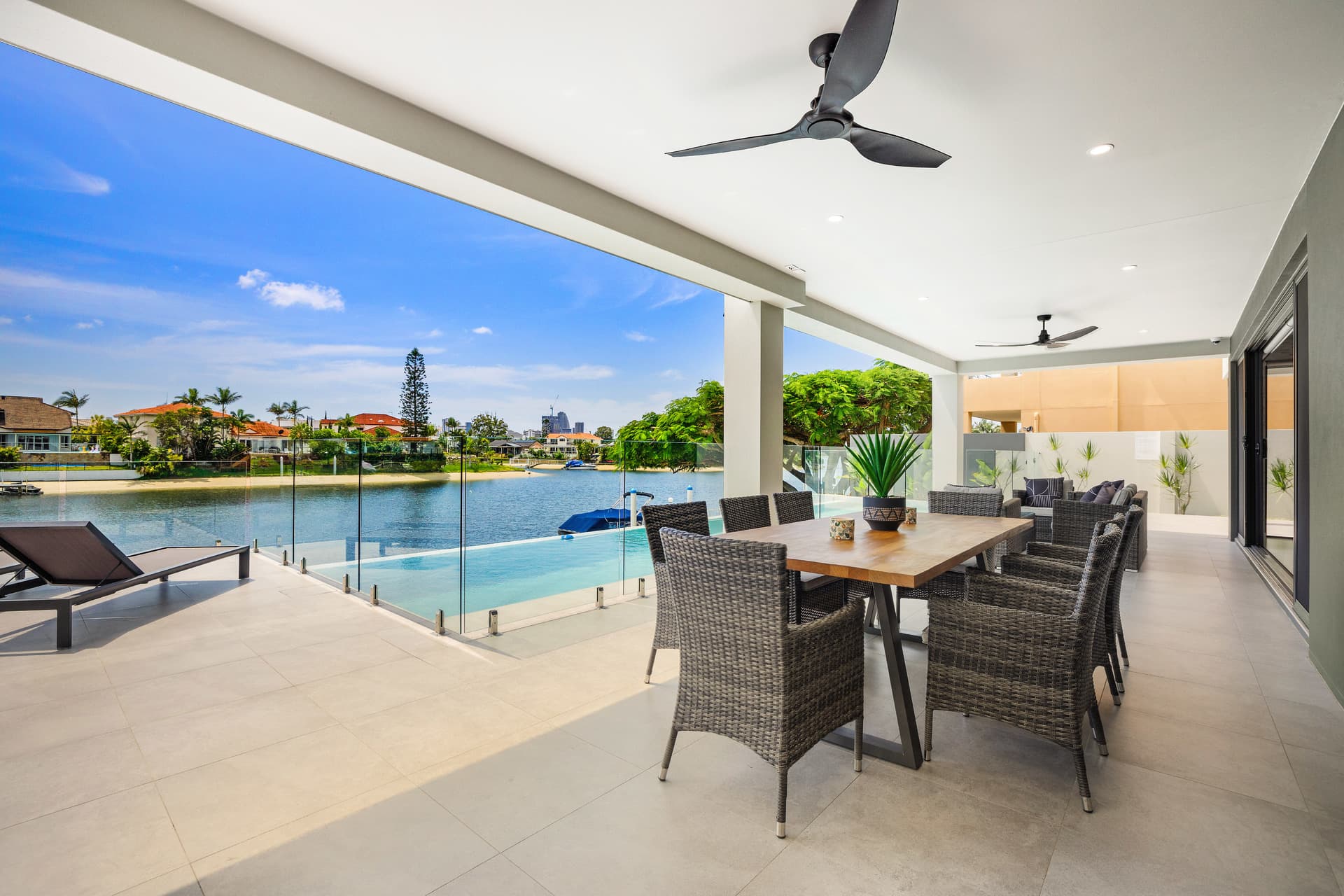 21 Saxonvale Terrace, Mermaid Waters, QLD, 4218, Mermaid Waters - Thumbnail 4