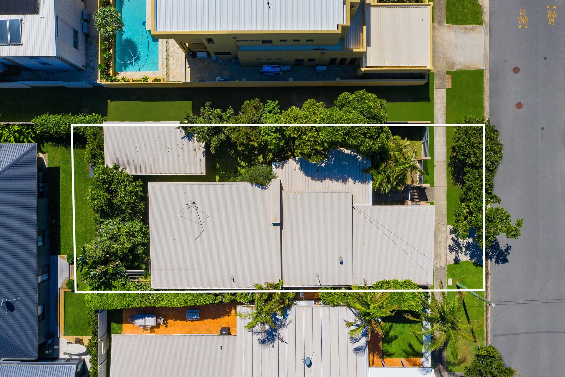 21 Seabeach Avenue, Mermaid Beach, QLD, 4218, Mermaid Beach - Thumbnail 3
